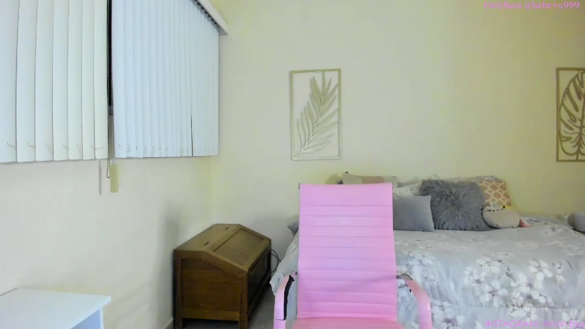 Gallery image thumbnail from NancyyB's myfreecams stream on, 02/08/2023, 02:01 image 15 of 20