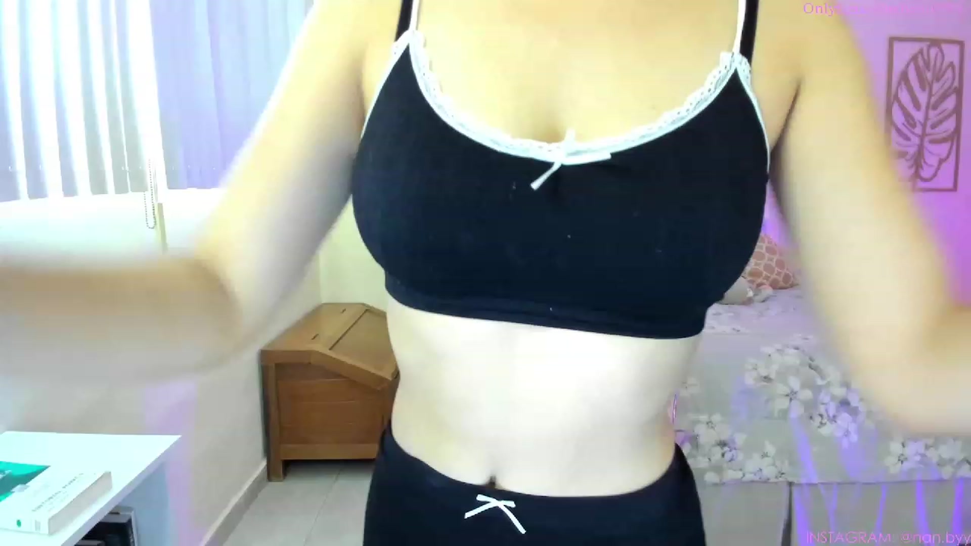 Gallery image thumbnail from NancyyB's myfreecams stream on, 02/21/2023, 24:03 image 2 of 20