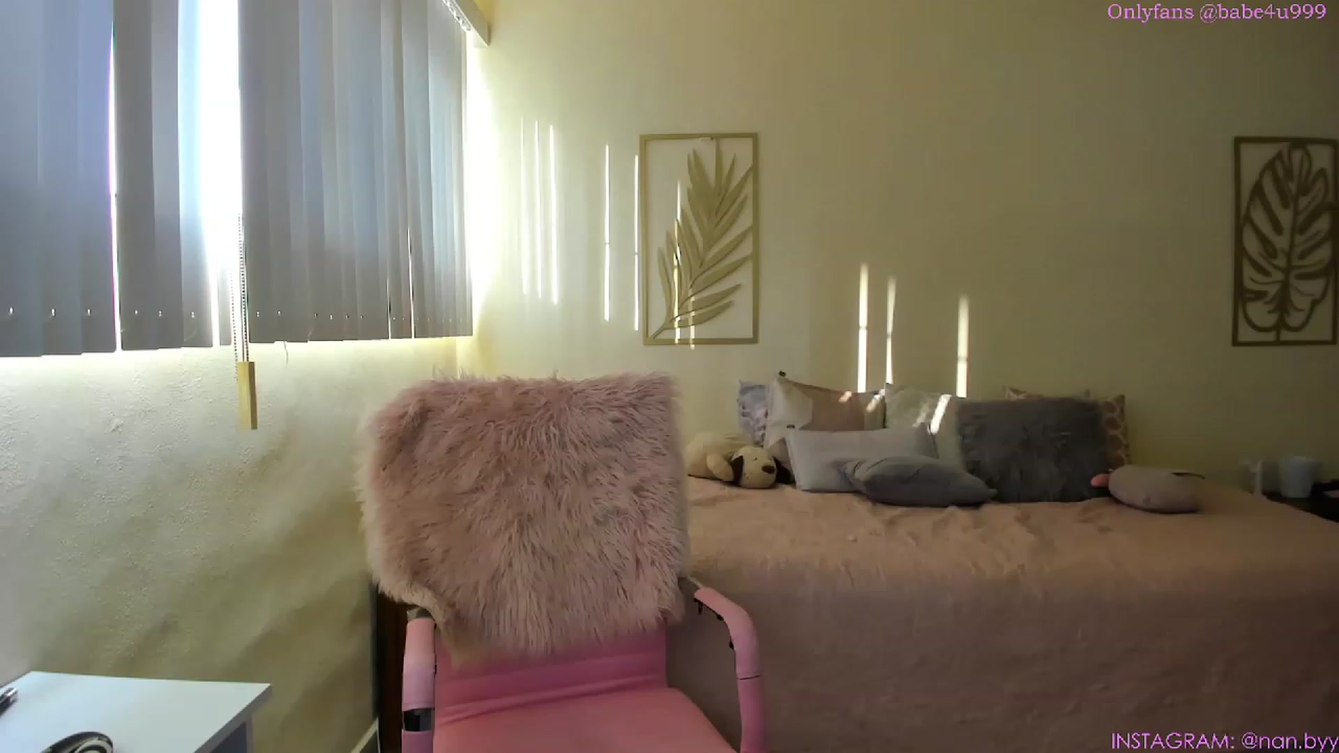 Gallery image thumbnail from NancyyB's myfreecams stream on, 03/13/2023, 23:58 image 4 of 20