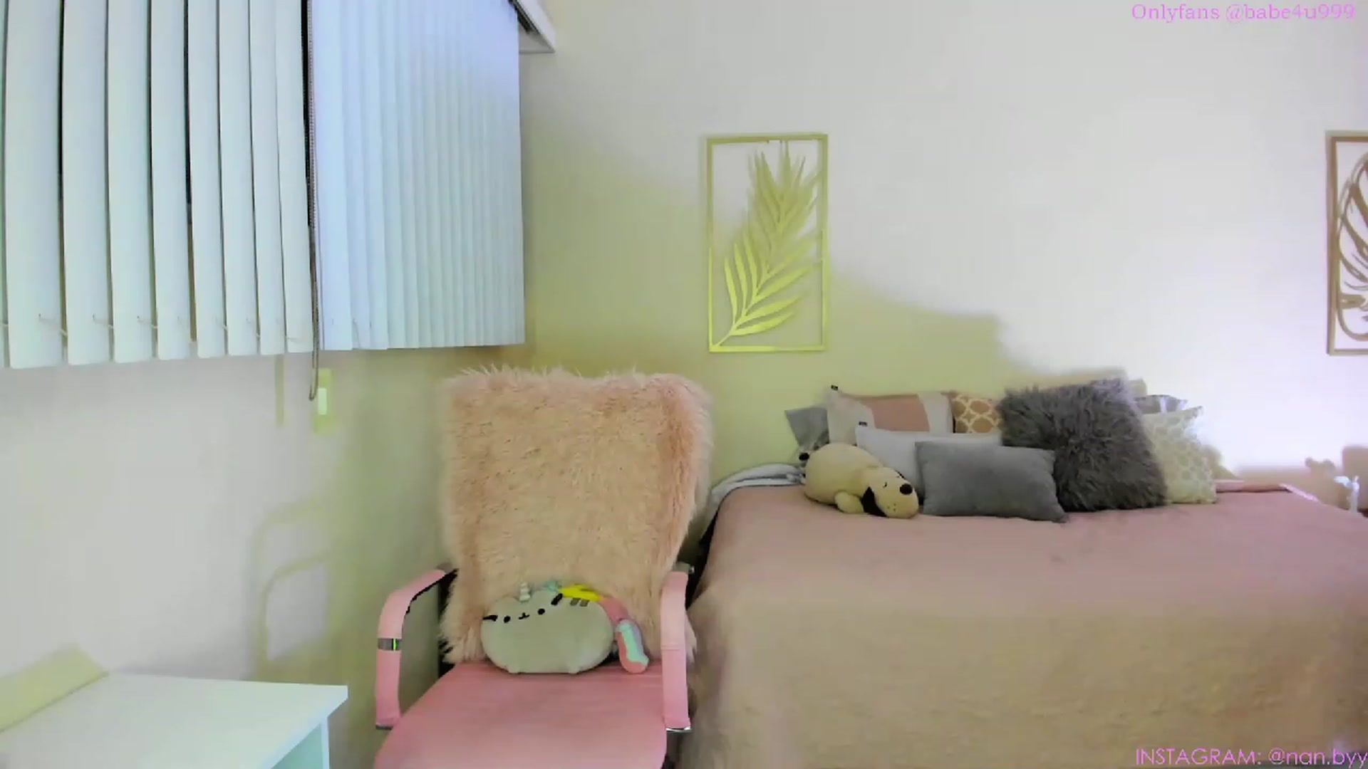 Gallery image thumbnail from NancyyB's myfreecams stream on, 03/15/2023, 02:02 image 11 of 20