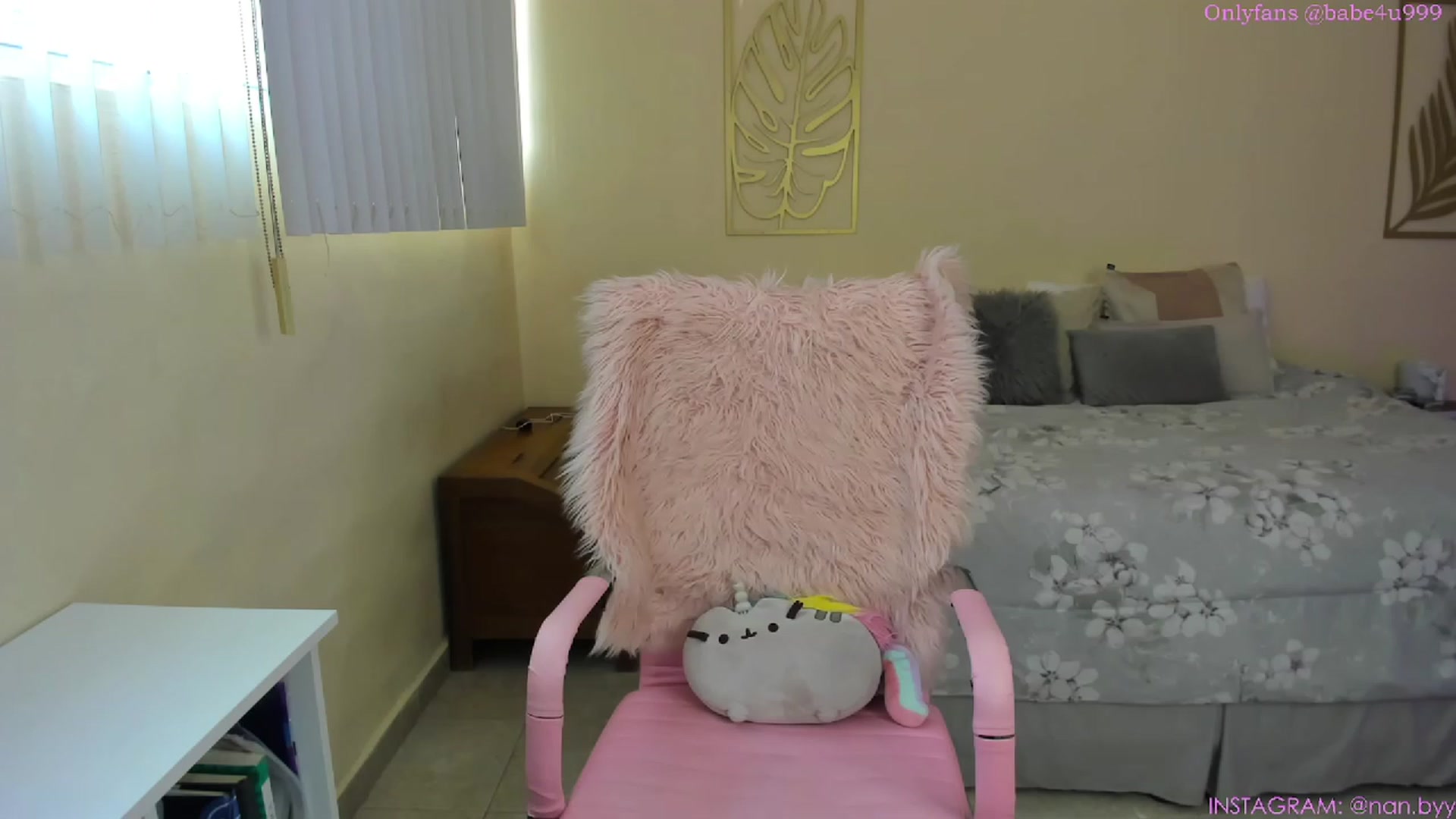 Gallery image thumbnail from NancyyB's myfreecams stream on, 03/30/2023, 02:13 image 3 of 20