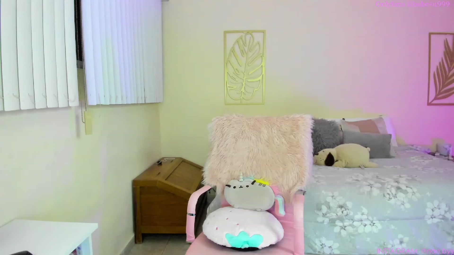 Gallery image thumbnail from NancyyB's myfreecams stream on, 04/04/2023, 02:34 image 3 of 20
