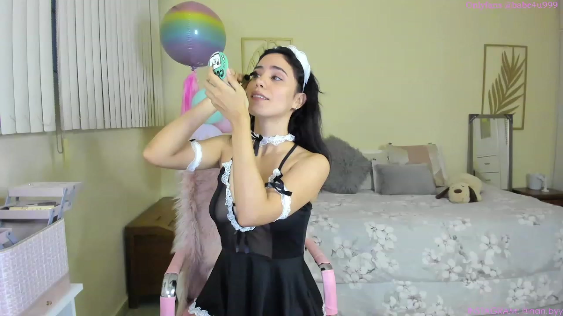 Gallery image thumbnail from NancyyB's myfreecams stream on, 04/18/2023, 01:01 image 16 of 20