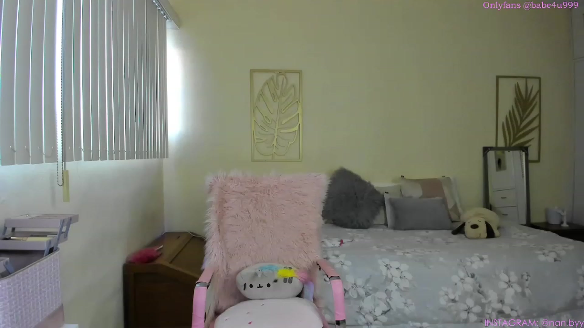 Gallery image thumbnail from NancyyB's myfreecams stream on, 04/18/2023, 01:01 image 7 of 20