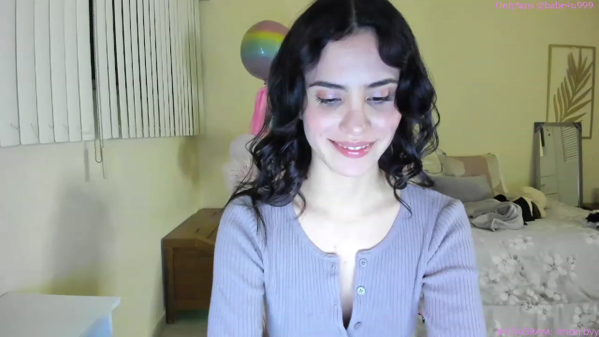 Gallery image thumbnail from NancyyB's myfreecams stream on, 04/18/2023, 03:12 image 16 of 20