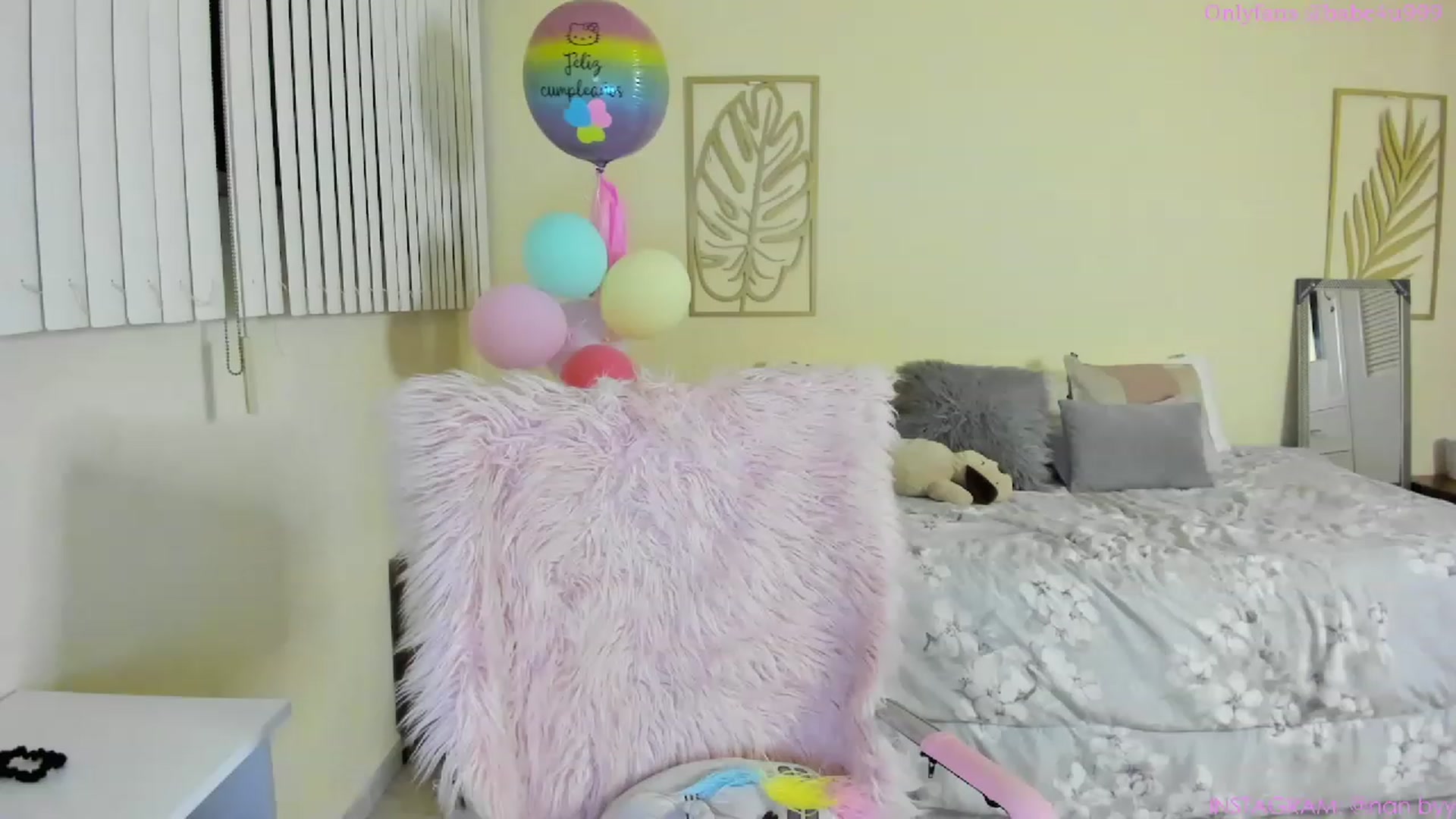 Gallery image thumbnail from NancyyB's myfreecams stream on, 04/18/2023, 04:52 image 1 of 20