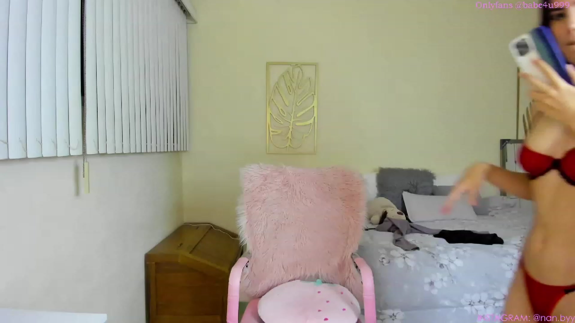 Gallery image thumbnail from NancyyB's myfreecams stream on, 05/04/2023, 01:25 image 16 of 20