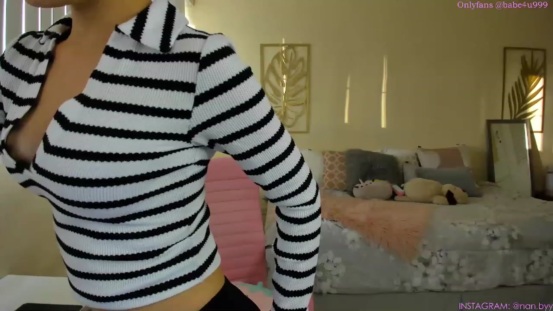 Gallery image thumbnail from NancyyB's myfreecams stream on, 06/08/2023, 24:04 image 11 of 20