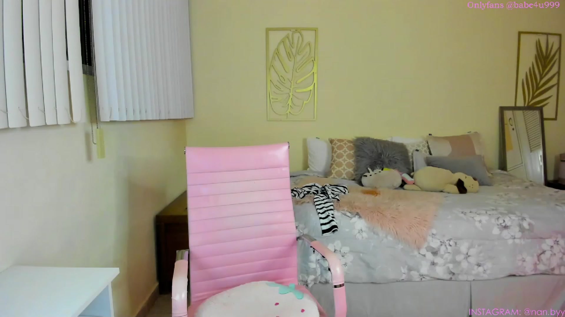 Gallery image thumbnail from NancyyB's myfreecams stream on, 06/08/2023, 02:13 image 9 of 20