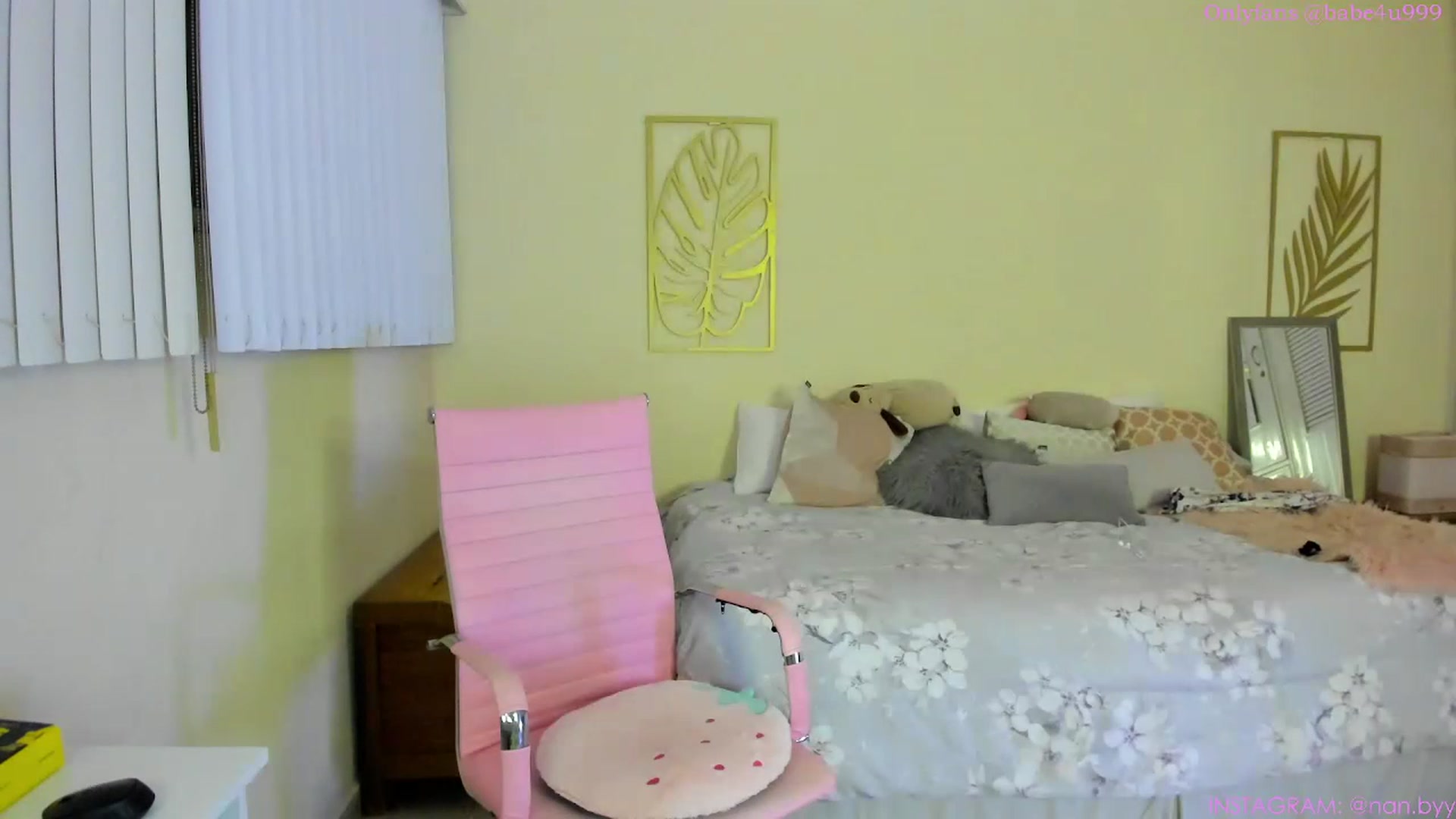 Gallery image thumbnail from NancyyB's myfreecams stream on, 06/09/2023, 01:50 image 14 of 20