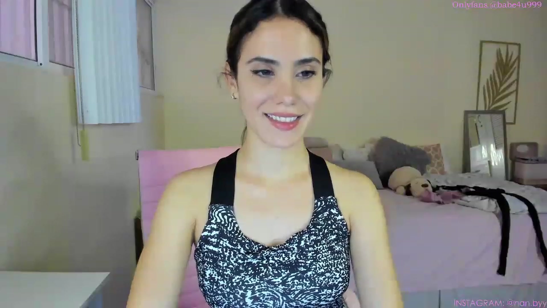 Gallery image thumbnail from NancyyB's myfreecams stream on, 06/14/2023, 01:06 image 9 of 20