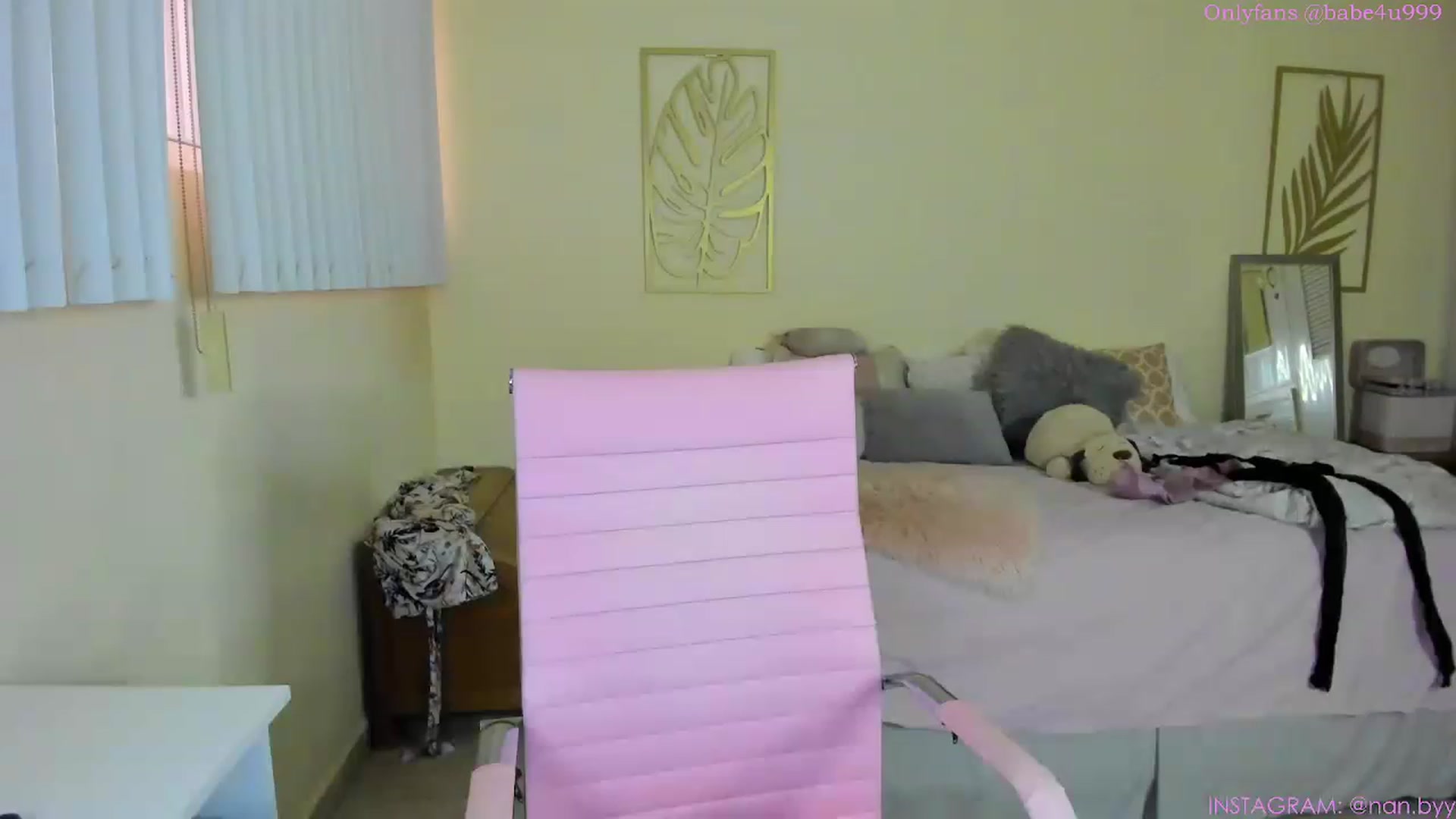 Gallery image thumbnail from NancyyB's myfreecams stream on, 06/14/2023, 01:06 image 2 of 20