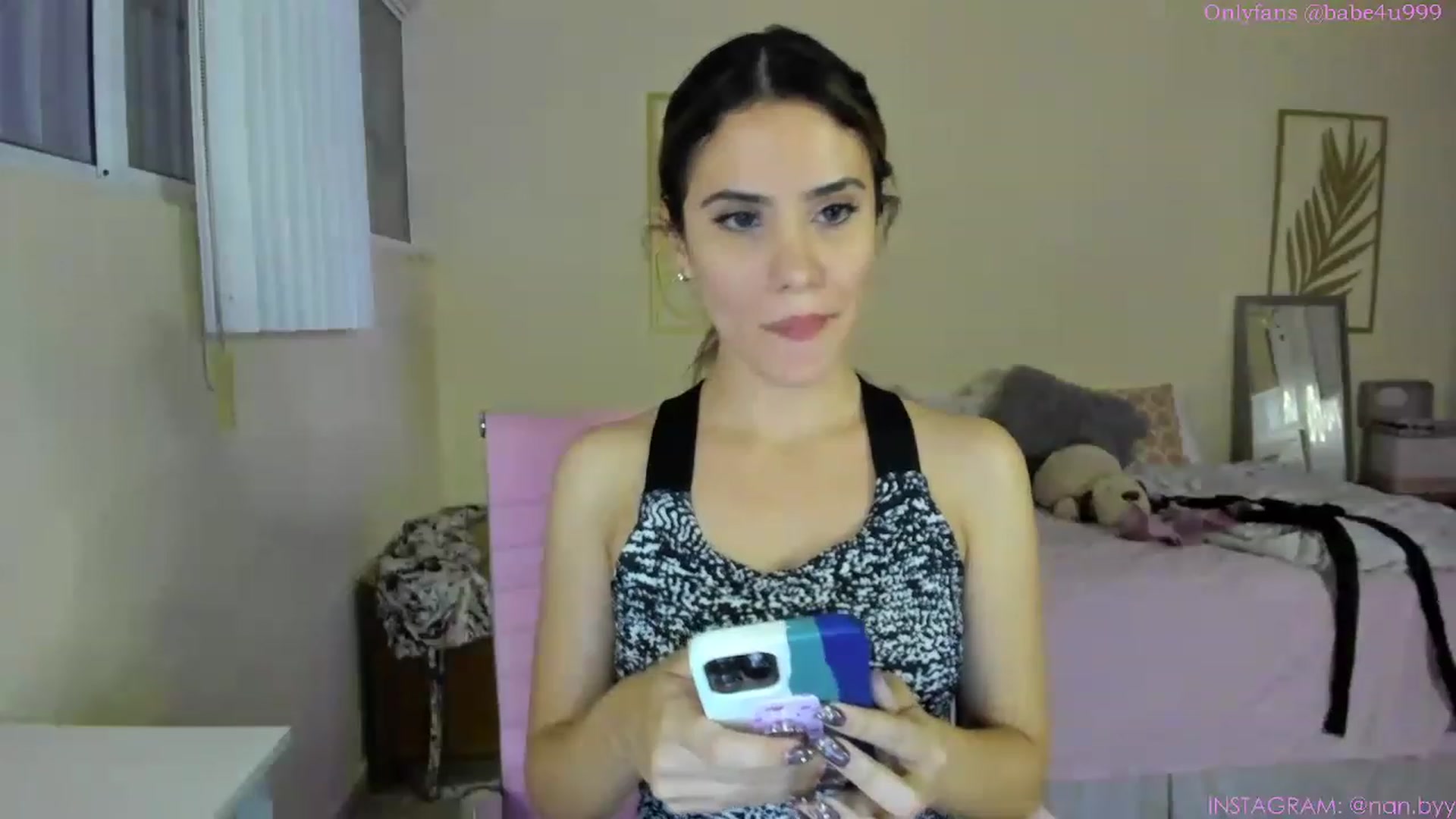 Gallery image thumbnail from NancyyB's myfreecams stream on, 06/14/2023, 01:06 image 18 of 20