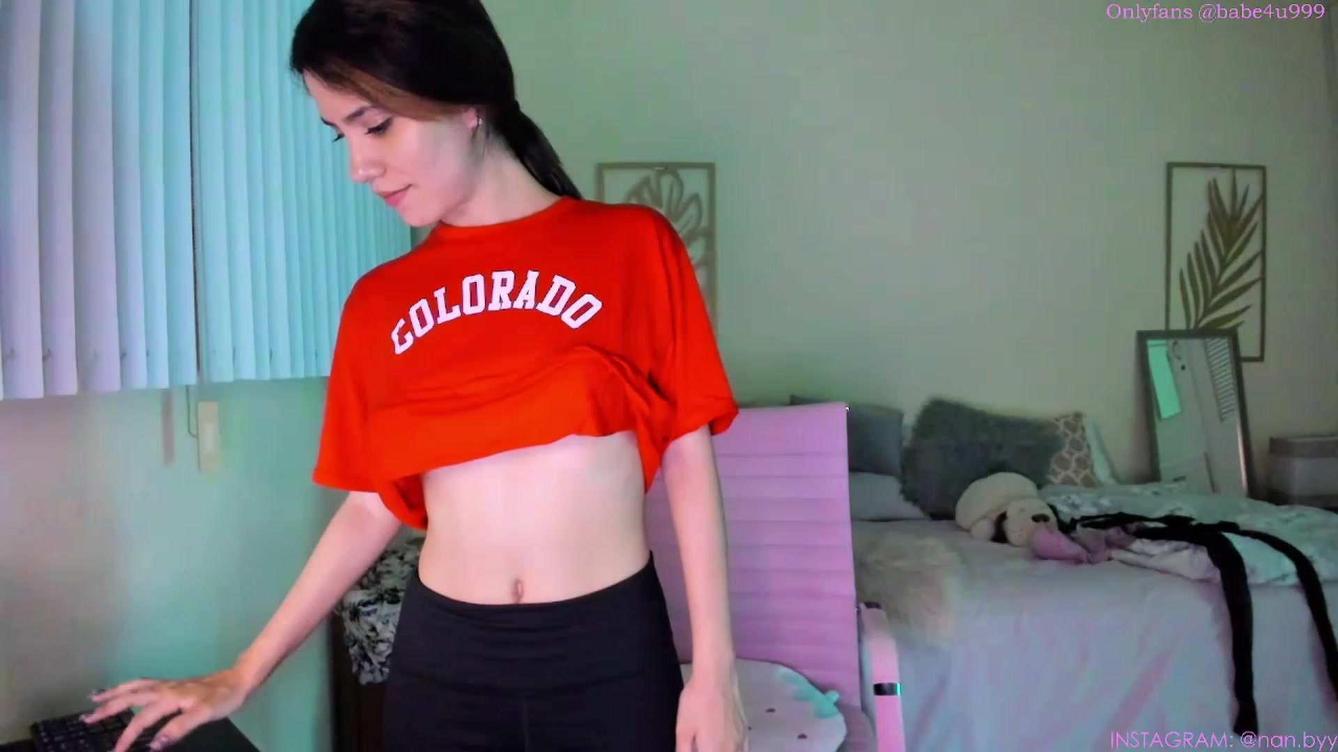 Gallery image thumbnail from NancyyB's myfreecams stream on, 06/14/2023, 04:33 image 5 of 20