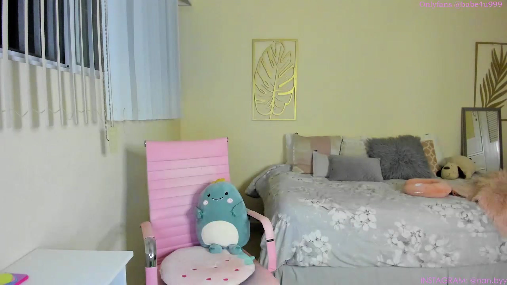 Gallery image thumbnail from NancyyB's myfreecams stream on, 07/04/2023, 01:45 image 12 of 20