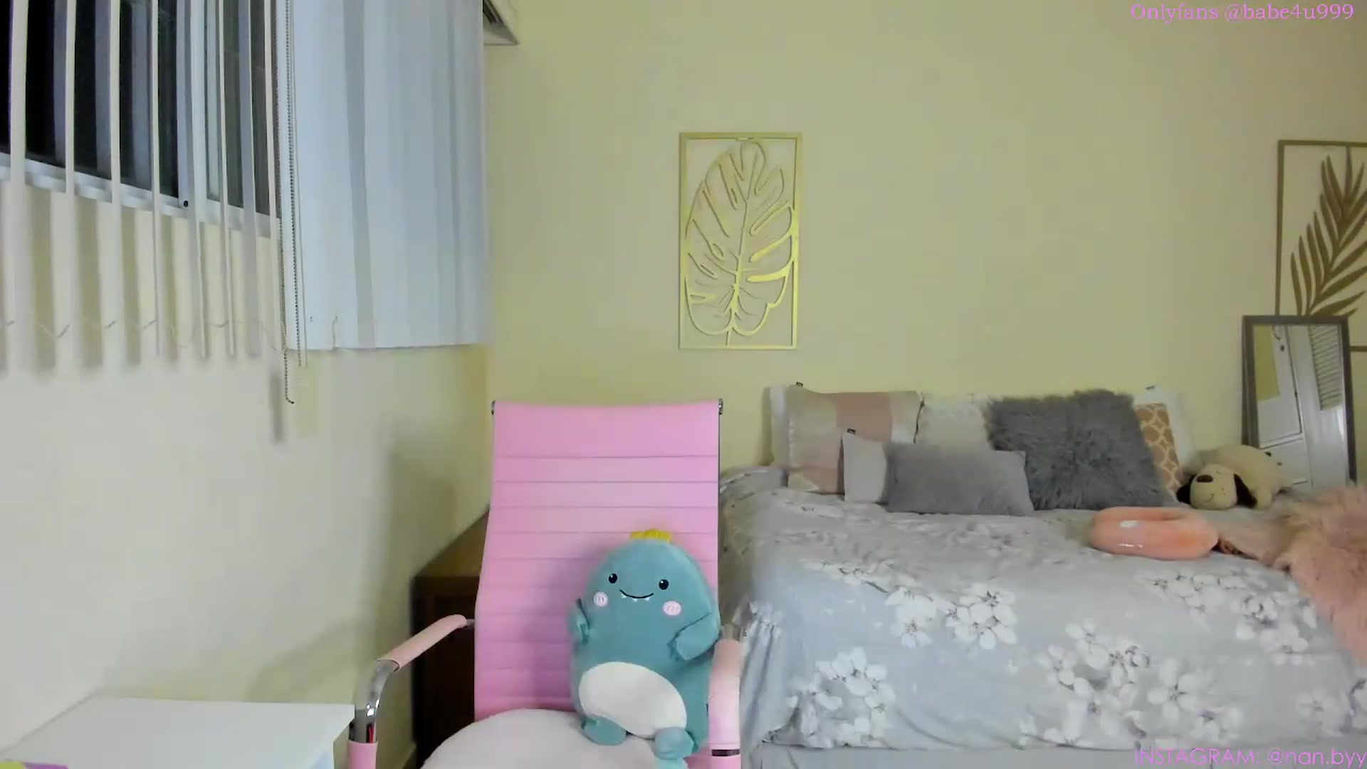 Gallery image thumbnail from NancyyB's myfreecams stream on, 07/04/2023, 02:38 image 4 of 20