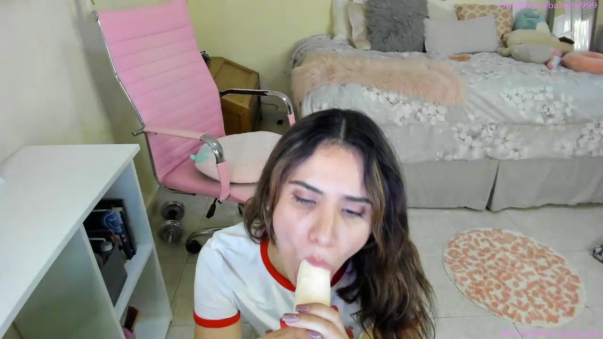 Gallery image thumbnail from NancyyB's myfreecams stream on, 07/20/2023, 02:51 image 8 of 20