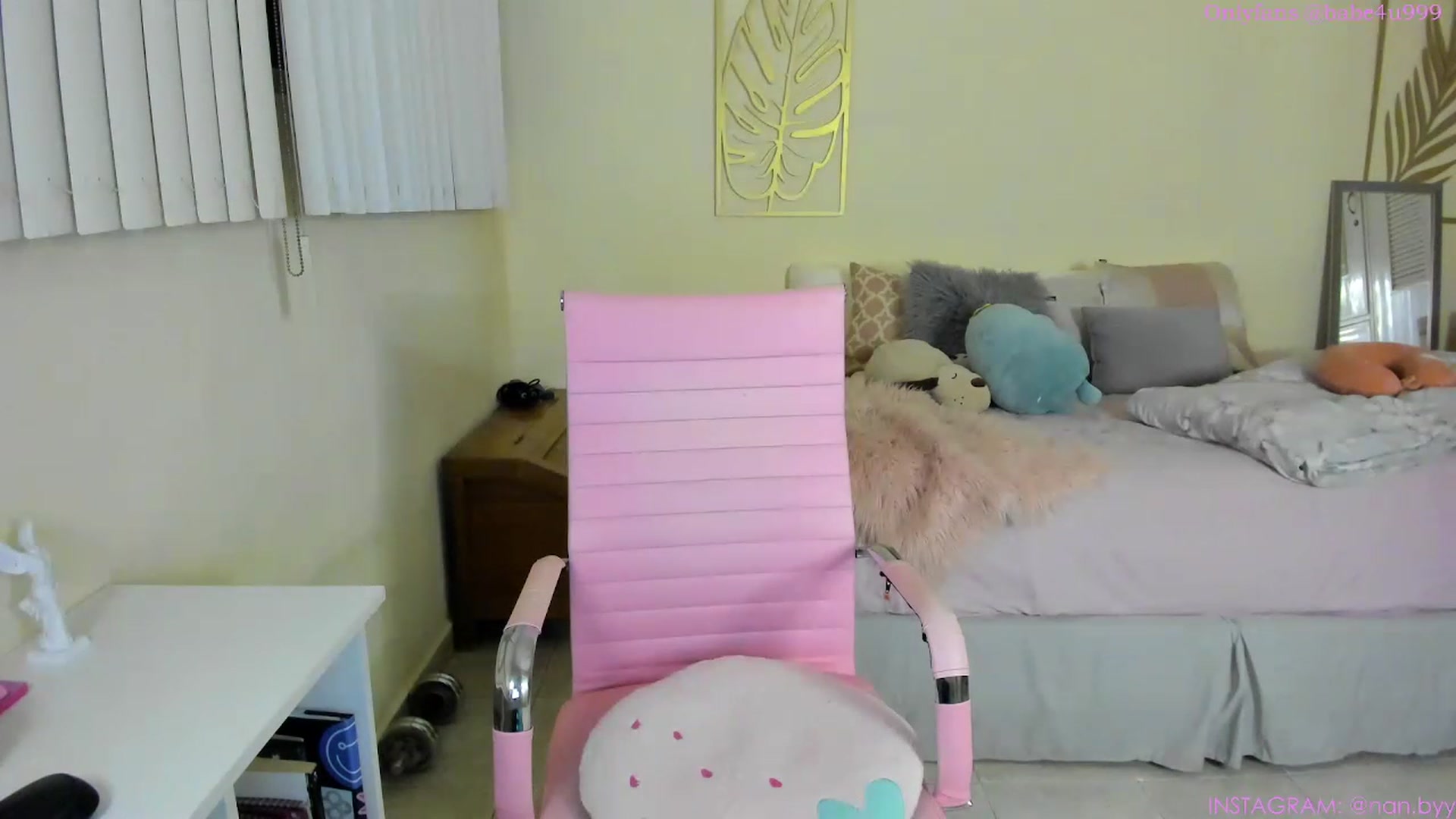 Gallery image thumbnail from NancyyB's myfreecams stream on, 07/28/2023, 03:52 image 10 of 20