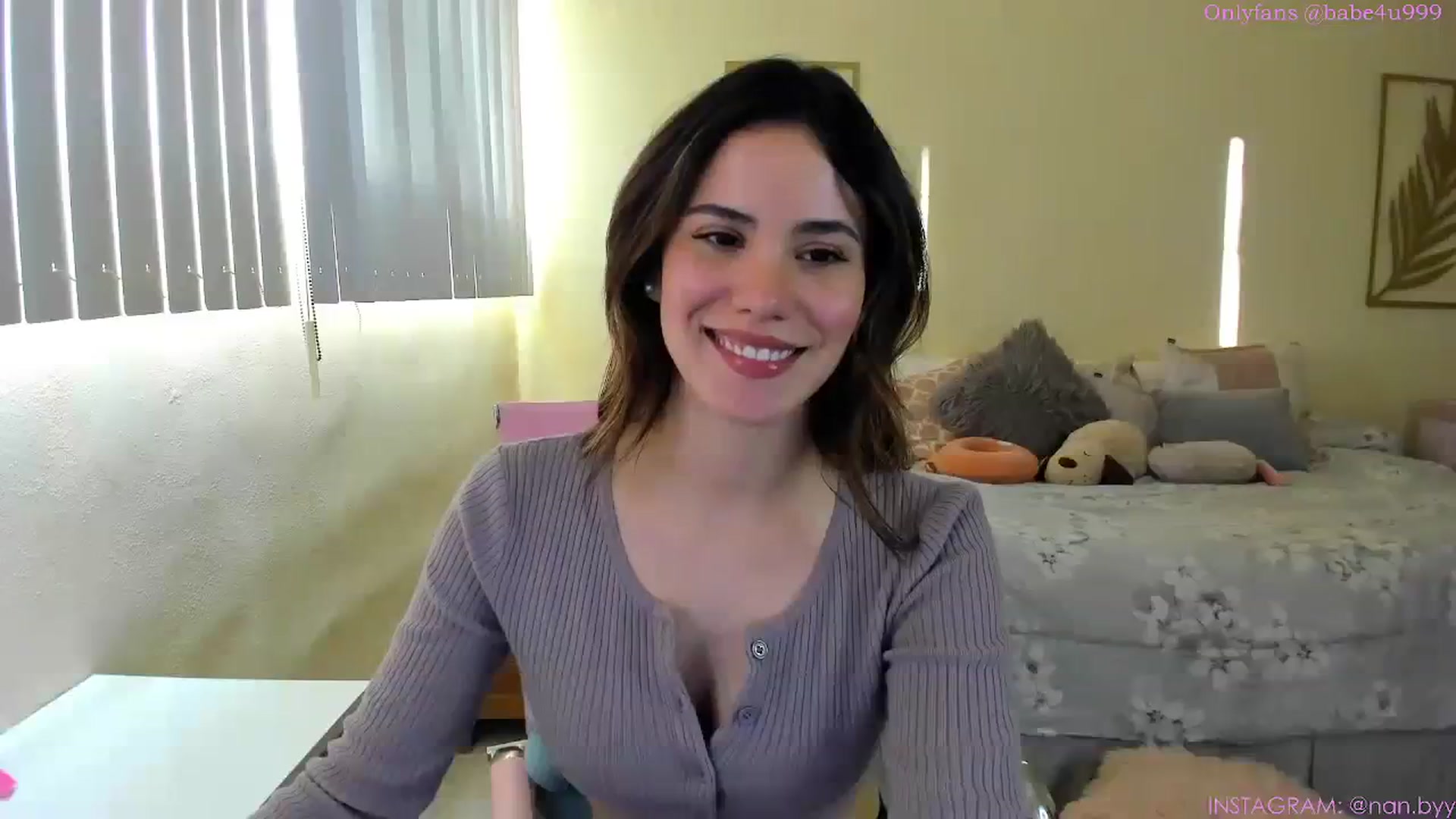 Gallery image thumbnail from NancyyB's myfreecams stream on, 08/08/2023, 24:00 image 2 of 20