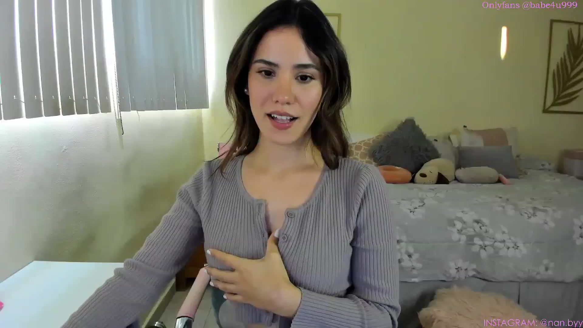 Gallery image thumbnail from NancyyB's myfreecams stream on, 08/08/2023, 01:12 image 2 of 20