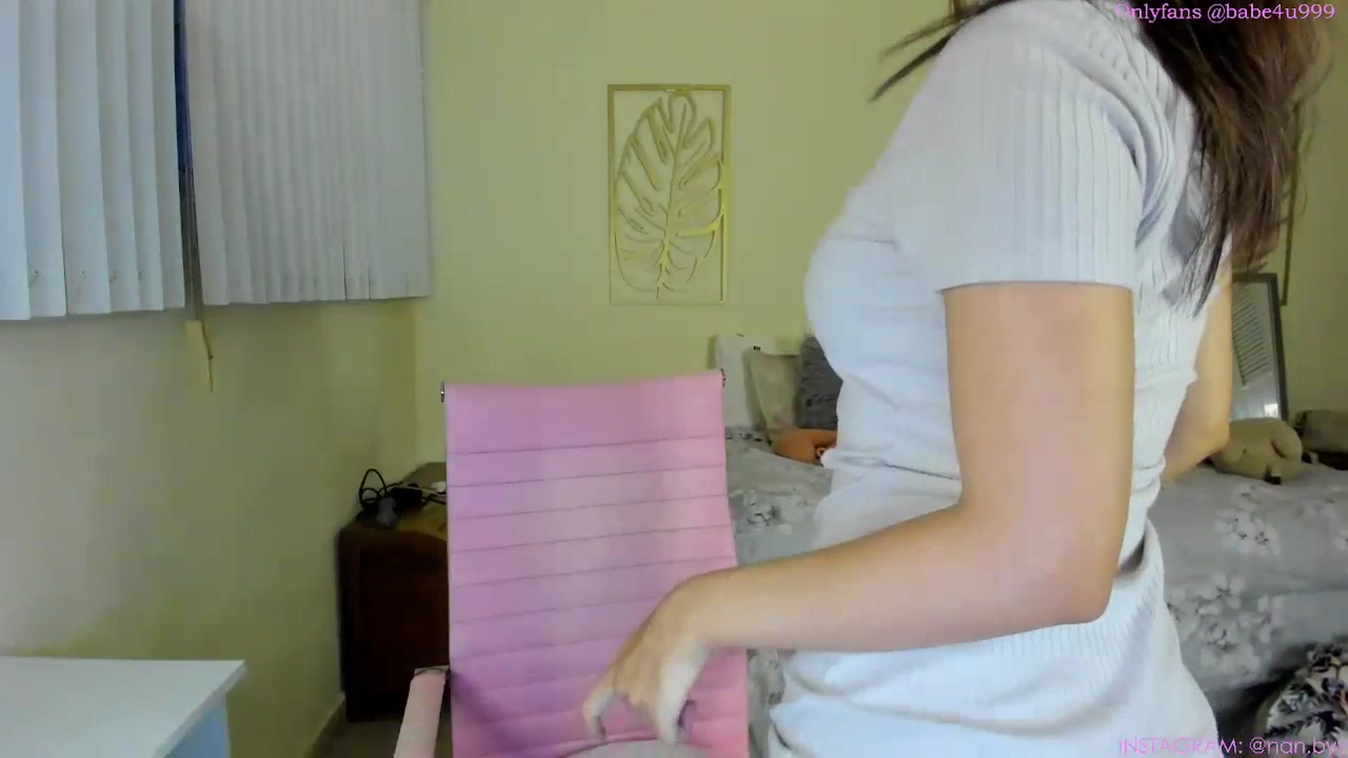 Gallery image thumbnail from NancyyB's myfreecams stream on, 08/25/2023, 24:52 image 14 of 20