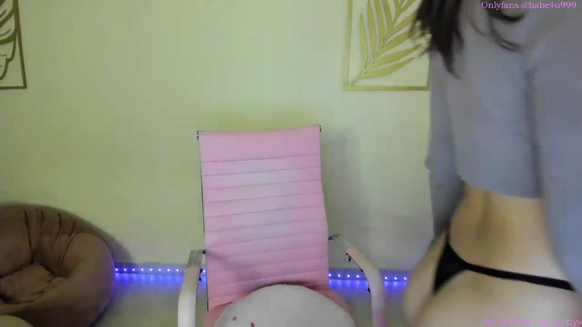 Gallery image thumbnail from NancyyB's myfreecams stream on, 09/16/2023, 02:02 image 18 of 20