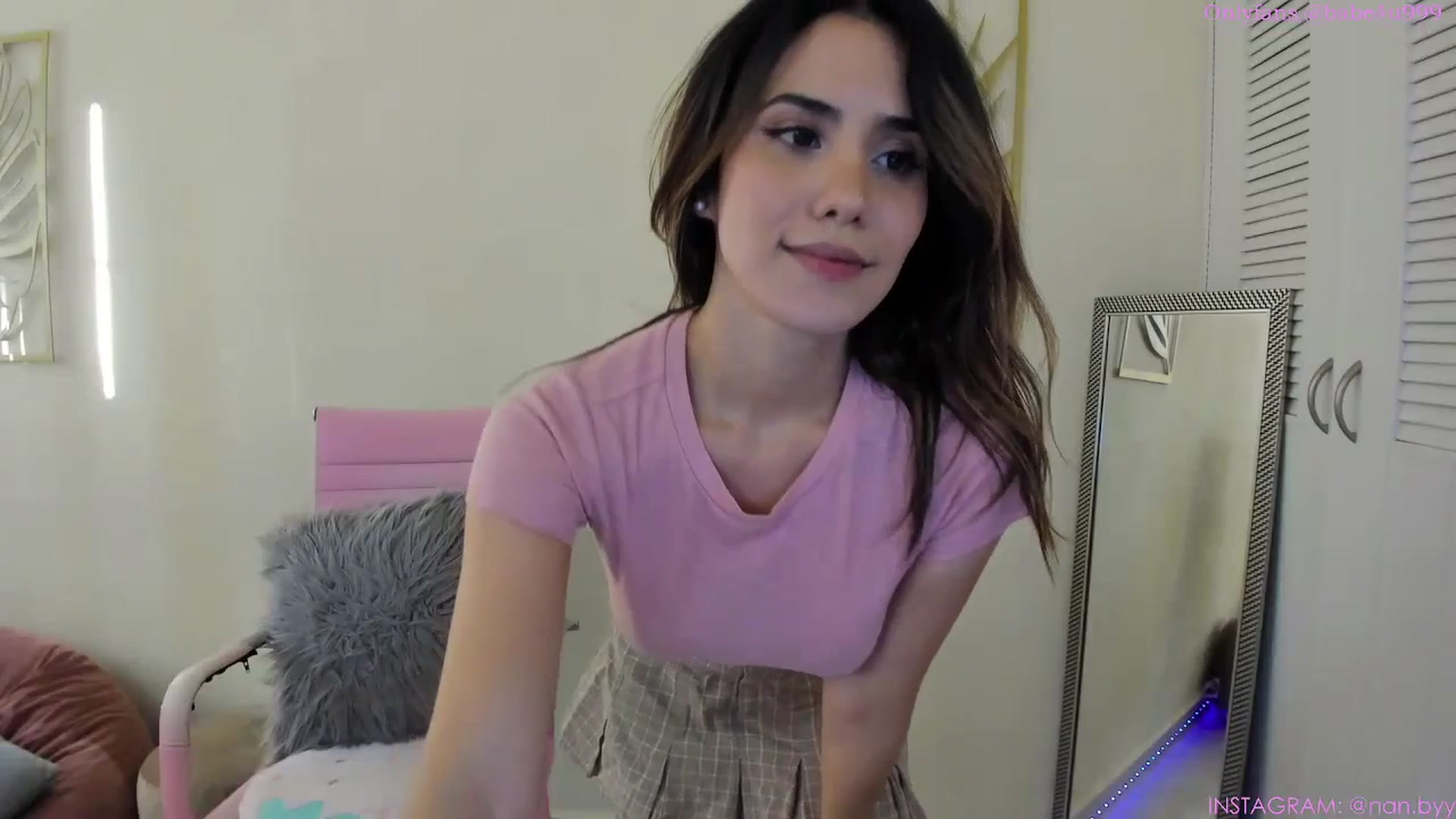Gallery image thumbnail from NancyyB's myfreecams stream on, 09/25/2023, 23:17 image 10 of 20