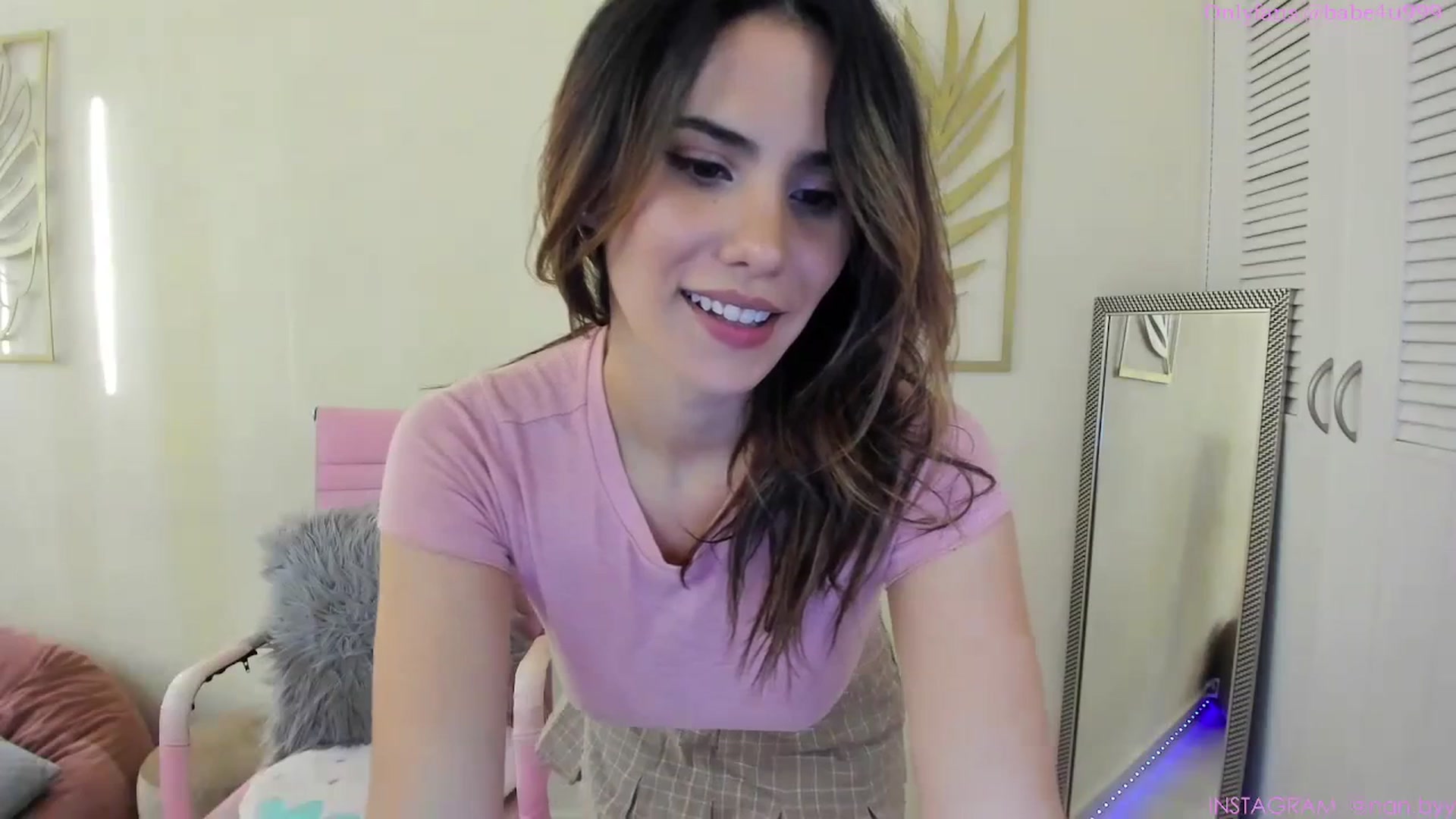 Gallery image thumbnail from NancyyB's myfreecams stream on, 09/25/2023, 23:17 image 12 of 20