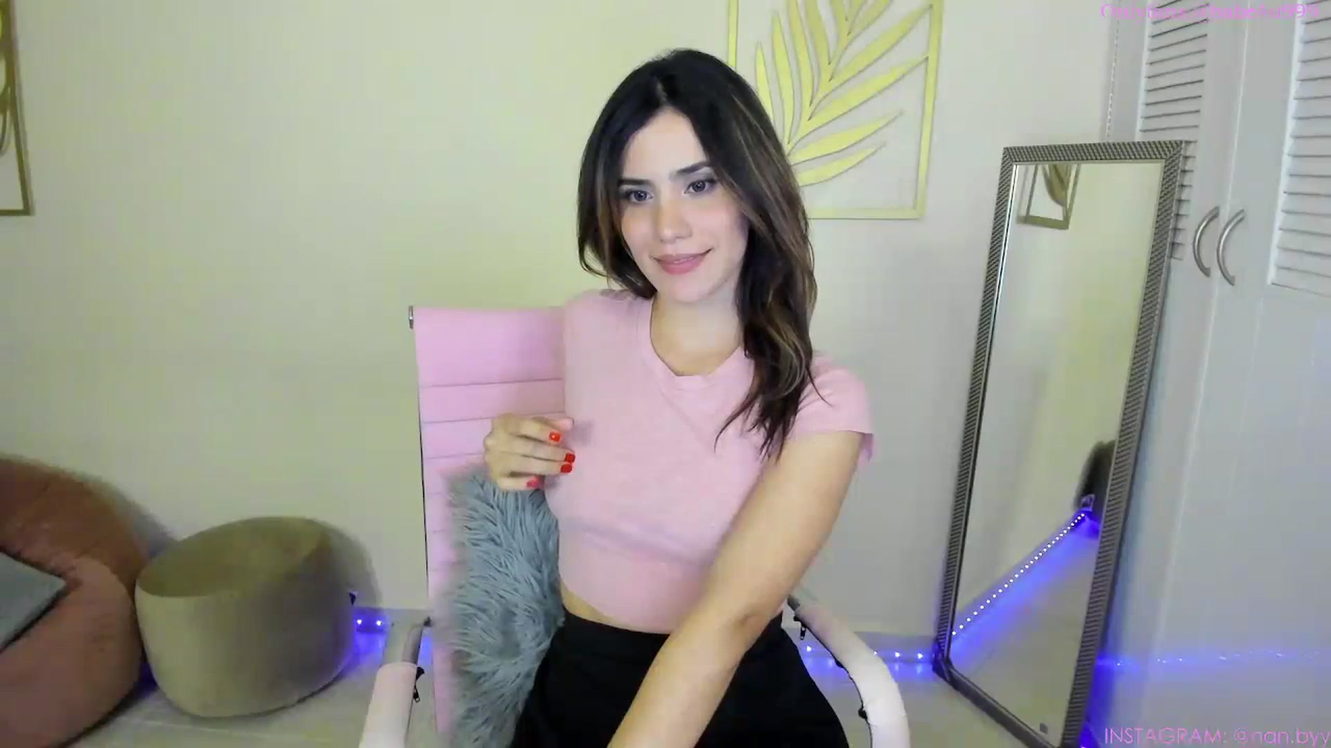 Gallery image thumbnail from NancyyB's myfreecams stream on, 09/26/2023, 01:15 image 10 of 20