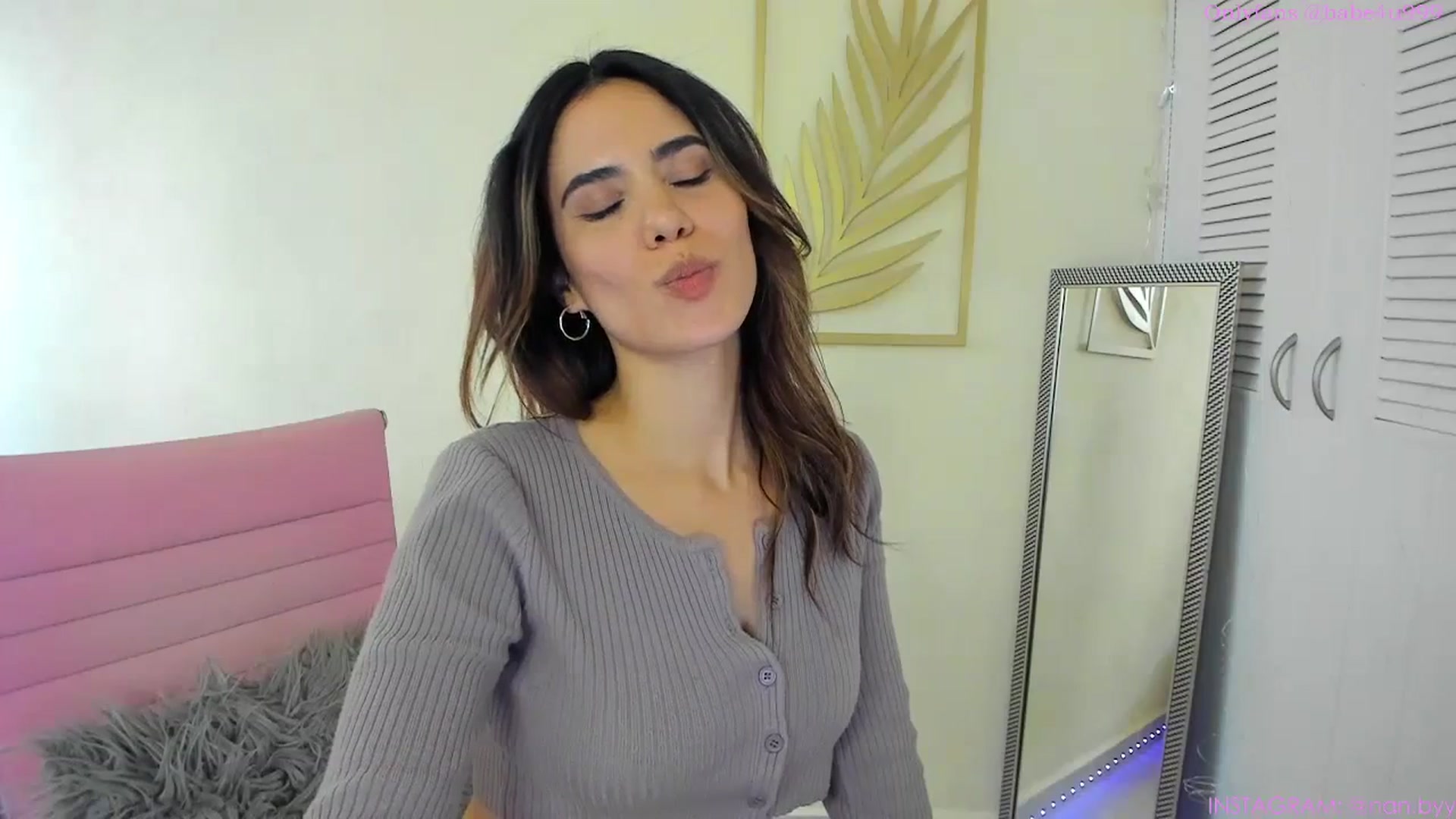 Gallery image thumbnail from NancyyB's myfreecams stream on, 10/24/2023, 23:25 image 5 of 20