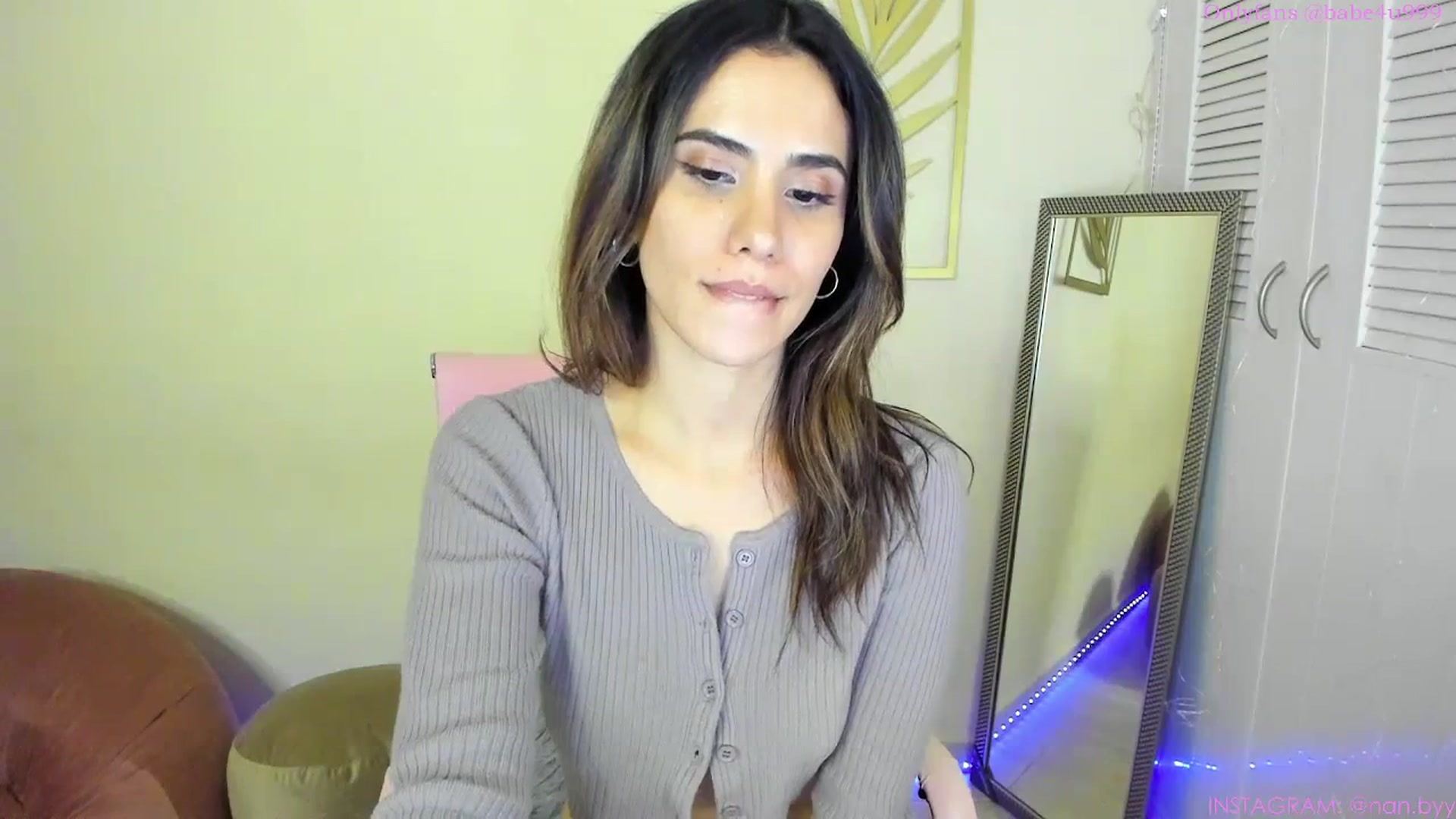 Gallery image thumbnail from NancyyB's myfreecams stream on, 10/25/2023, 03:30 image 19 of 20