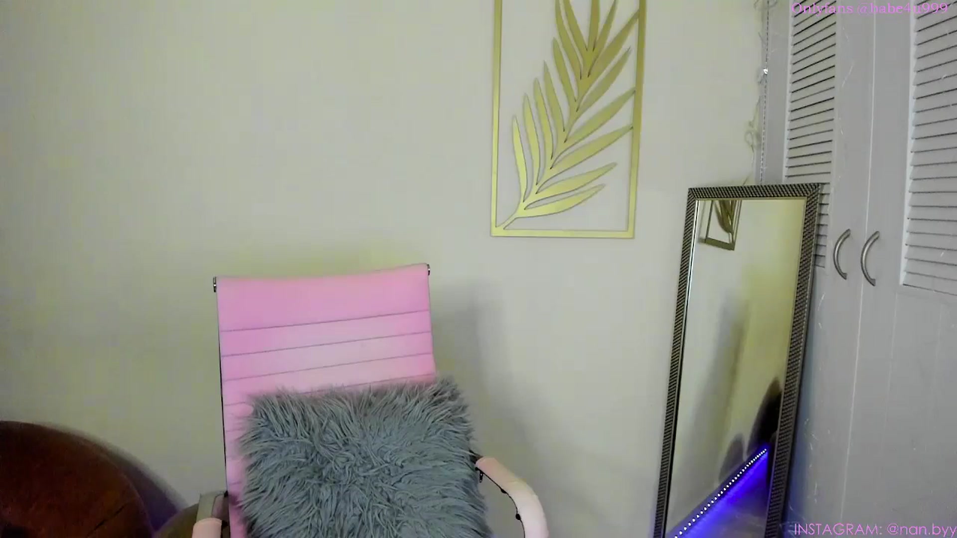 Gallery image thumbnail from NancyyB's myfreecams stream on, 10/25/2023, 04:34 image 12 of 20
