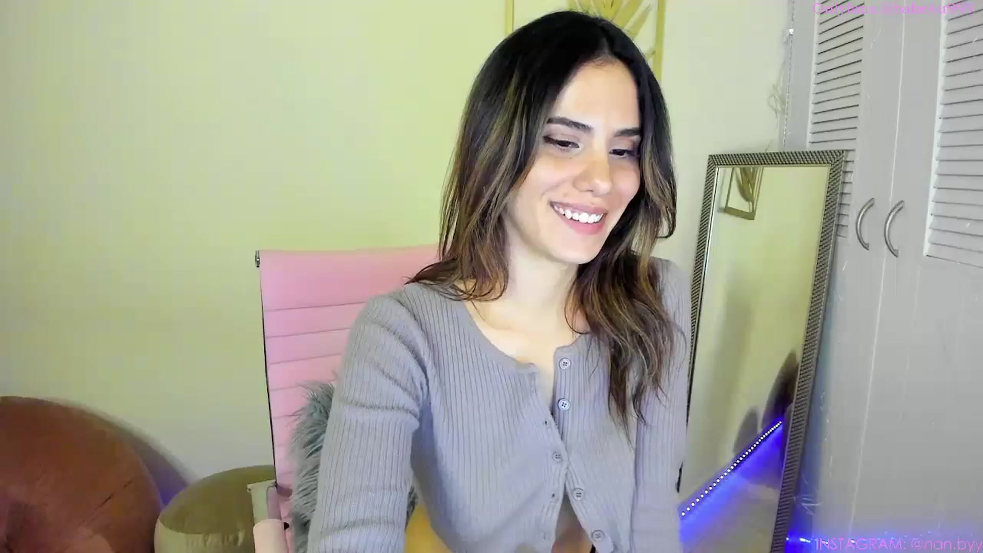 Gallery image thumbnail from NancyyB's myfreecams stream on, 10/25/2023, 04:34 image 2 of 20