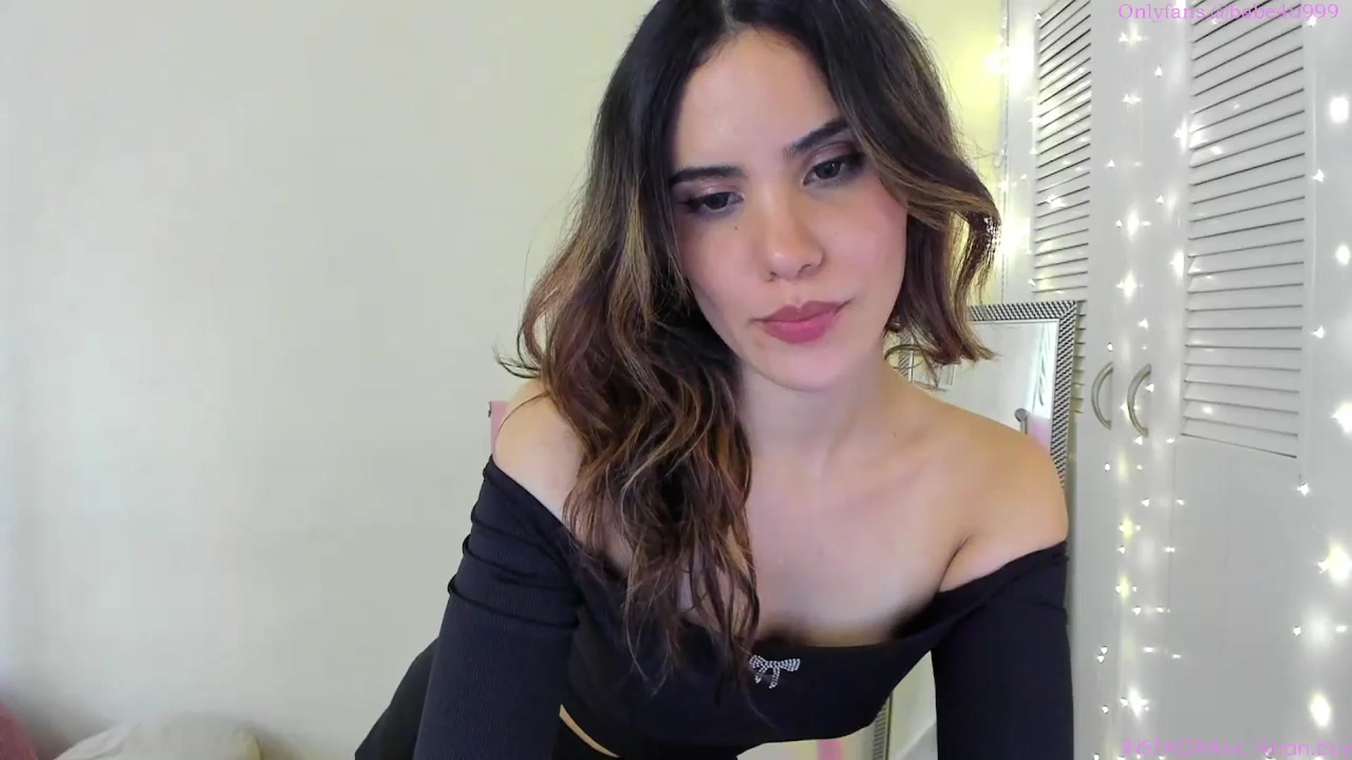 Gallery image thumbnail from NancyyB's myfreecams stream on, 11/22/2023, 22:18 image 4 of 20