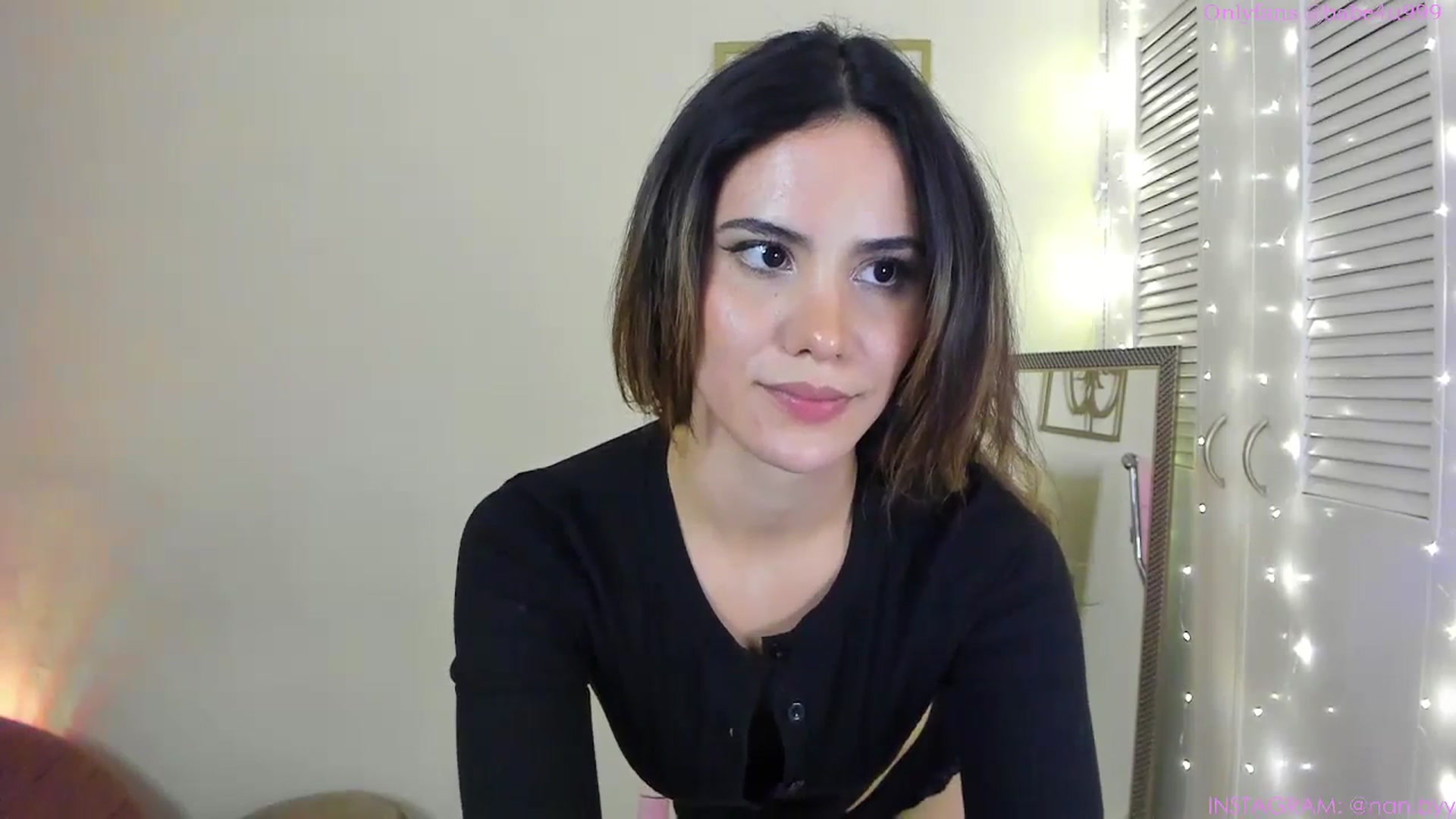 Gallery image thumbnail from NancyyB's myfreecams stream on, 11/26/2023, 01:33 image 17 of 20