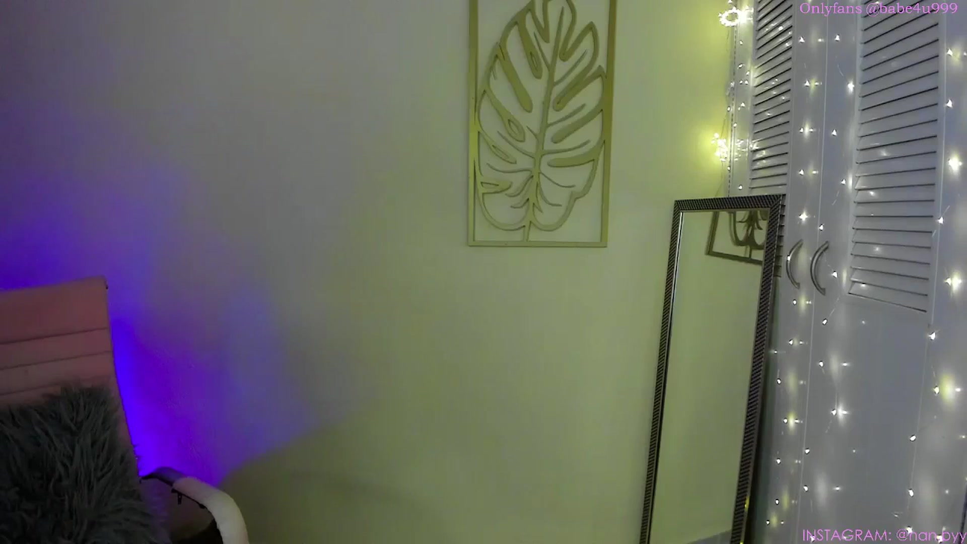 Gallery image thumbnail from NancyyB's myfreecams stream on, 12/08/2023, 03:37 image 10 of 20