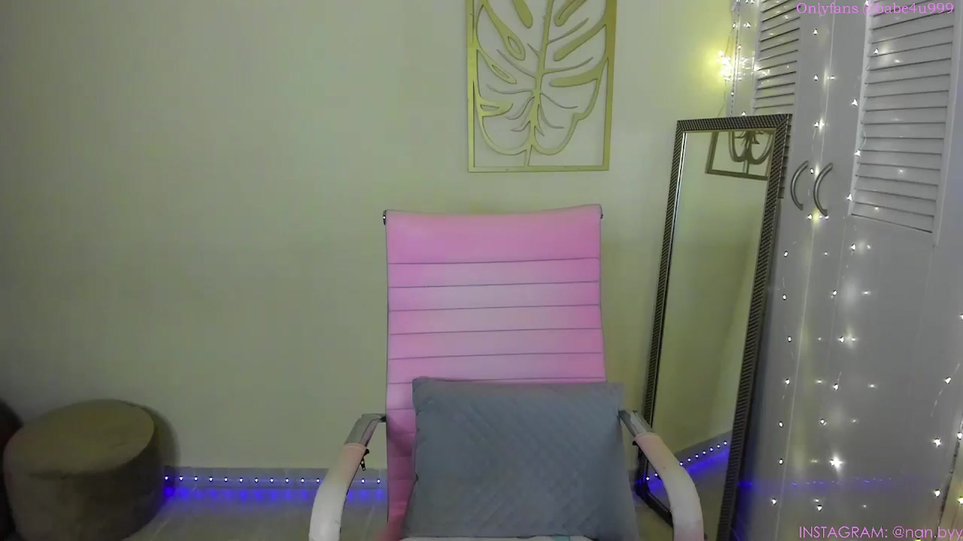 Gallery image thumbnail from NancyyB's myfreecams stream on, 01/09/2024, 24:02 image 8 of 20