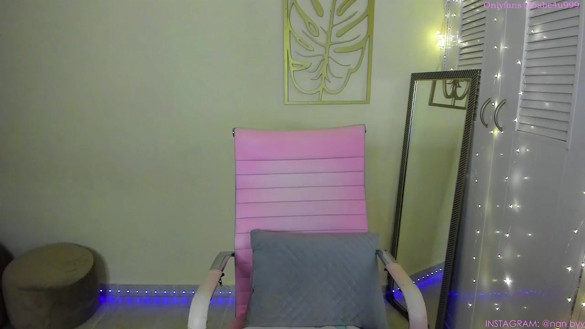 Gallery image thumbnail from NancyyB's myfreecams stream on, 01/09/2024, 24:31 image 5 of 20