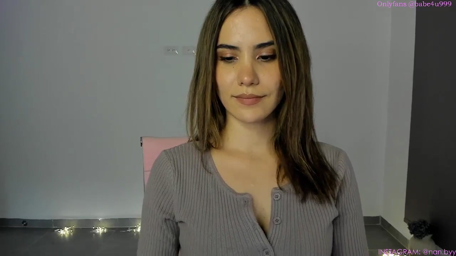 Gallery image thumbnail from NancyyB's myfreecams stream on, 02/12/2024, 23:01 image 17 of 20
