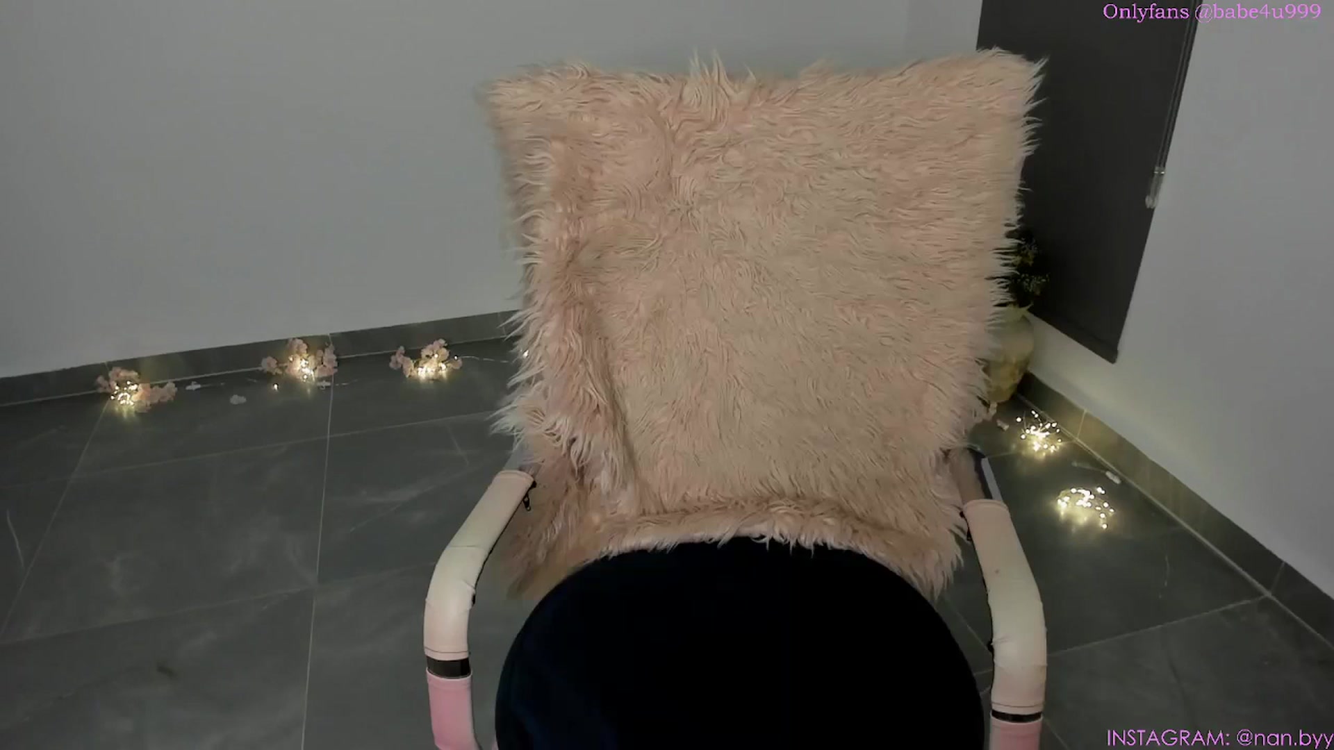 Gallery image thumbnail from NancyyB's myfreecams stream on, 03/05/2024, 01:55 image 7 of 20