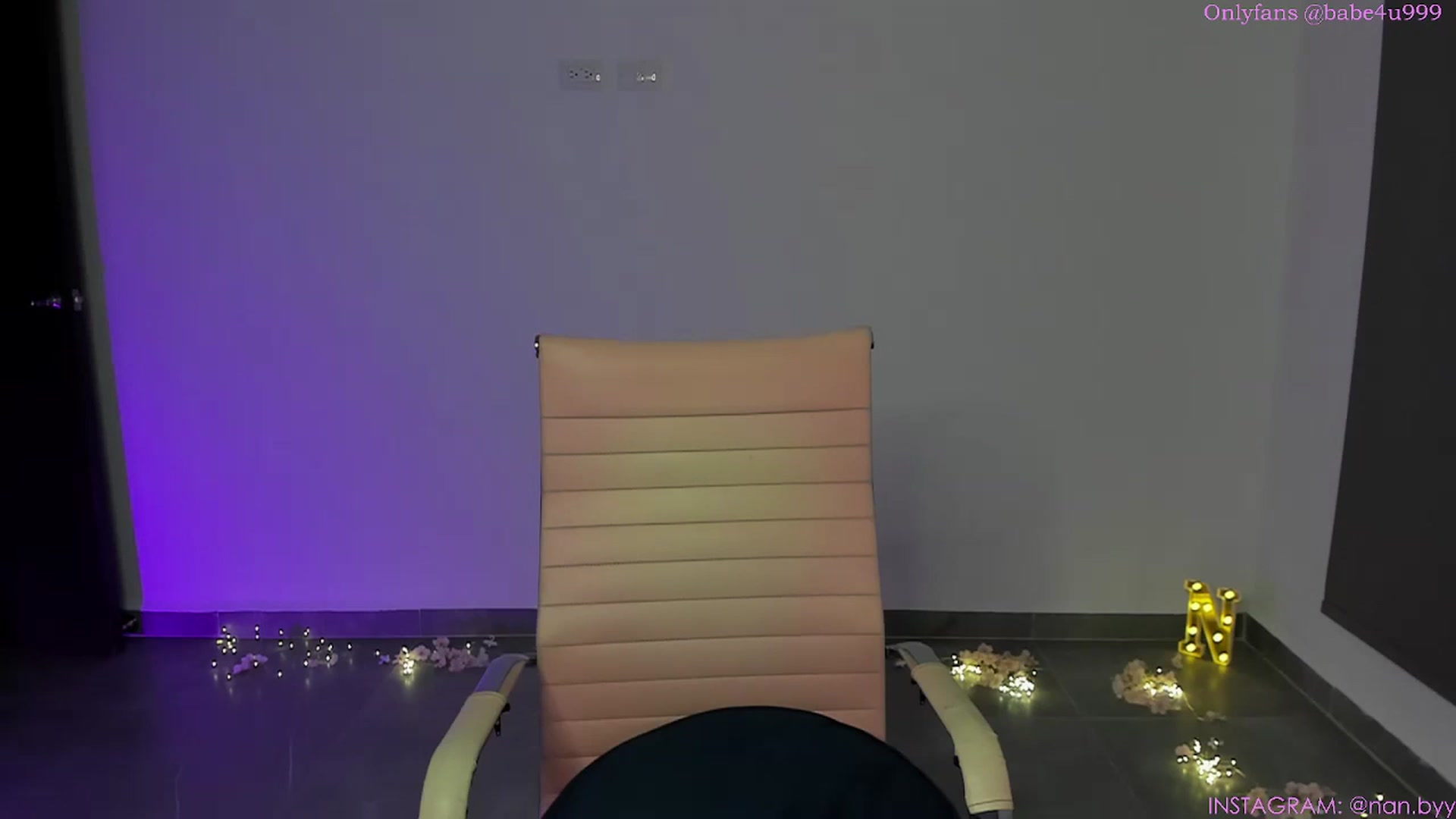 Gallery image thumbnail from NancyyB's myfreecams stream on, 03/27/2024, 01:57 image 14 of 20