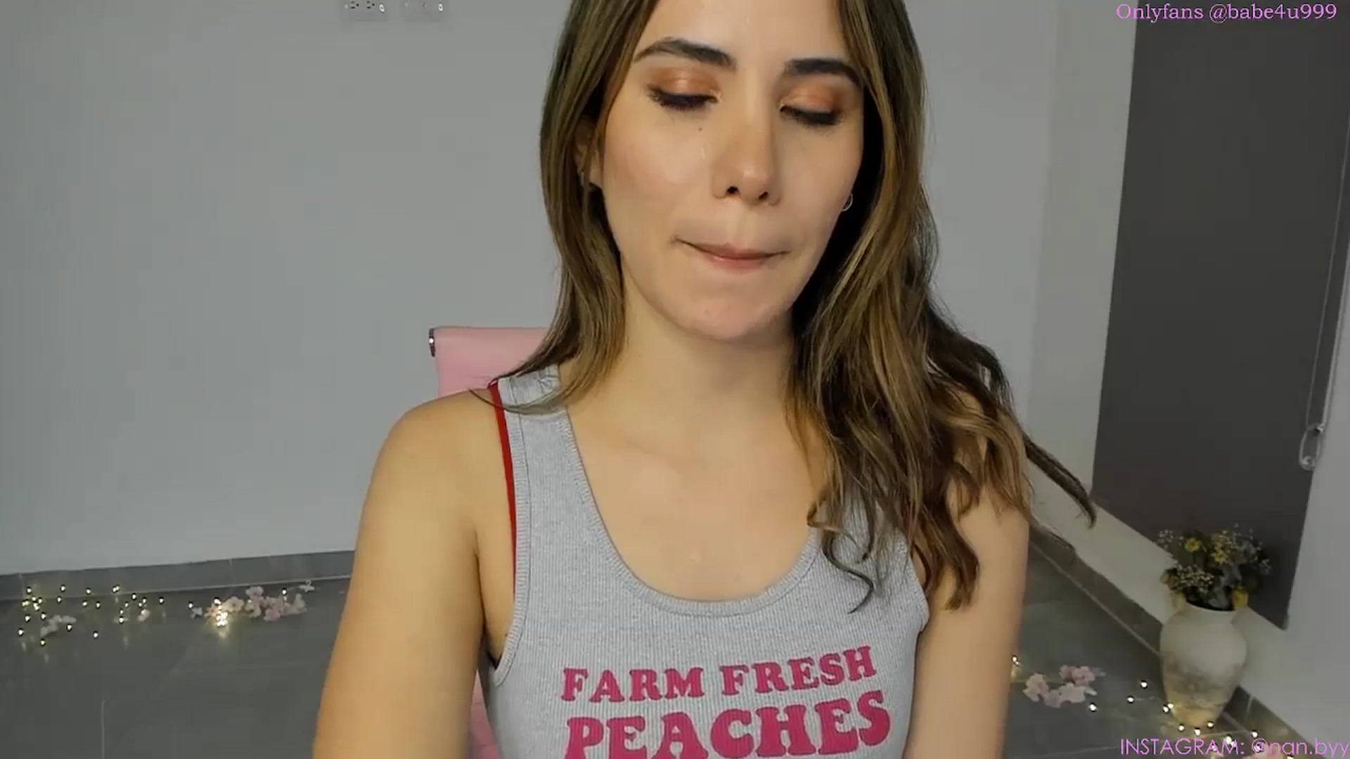 Gallery image thumbnail from NancyyB's myfreecams stream on, 03/28/2024, 24:13 image 9 of 20
