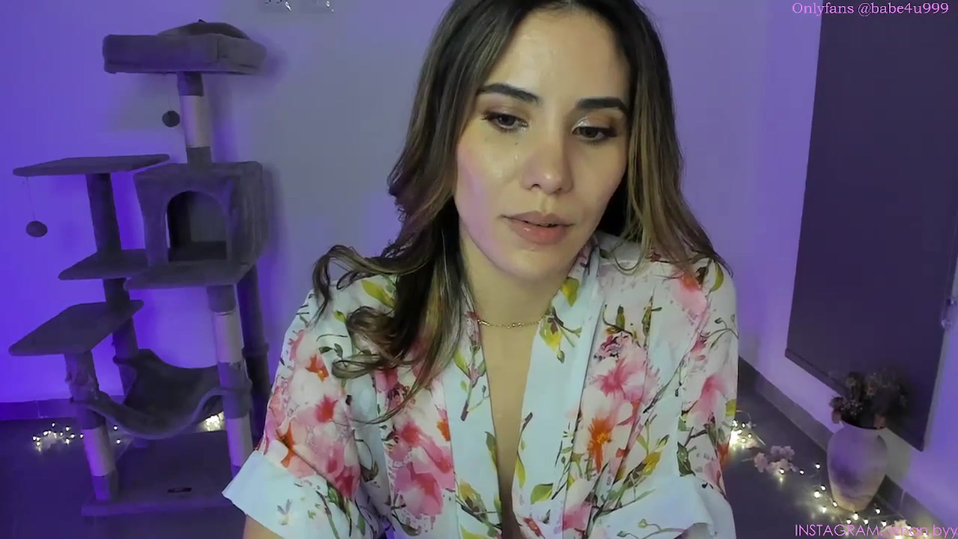 Gallery image thumbnail from NancyyB's myfreecams stream on, 04/17/2024, 02:38 image 4 of 20
