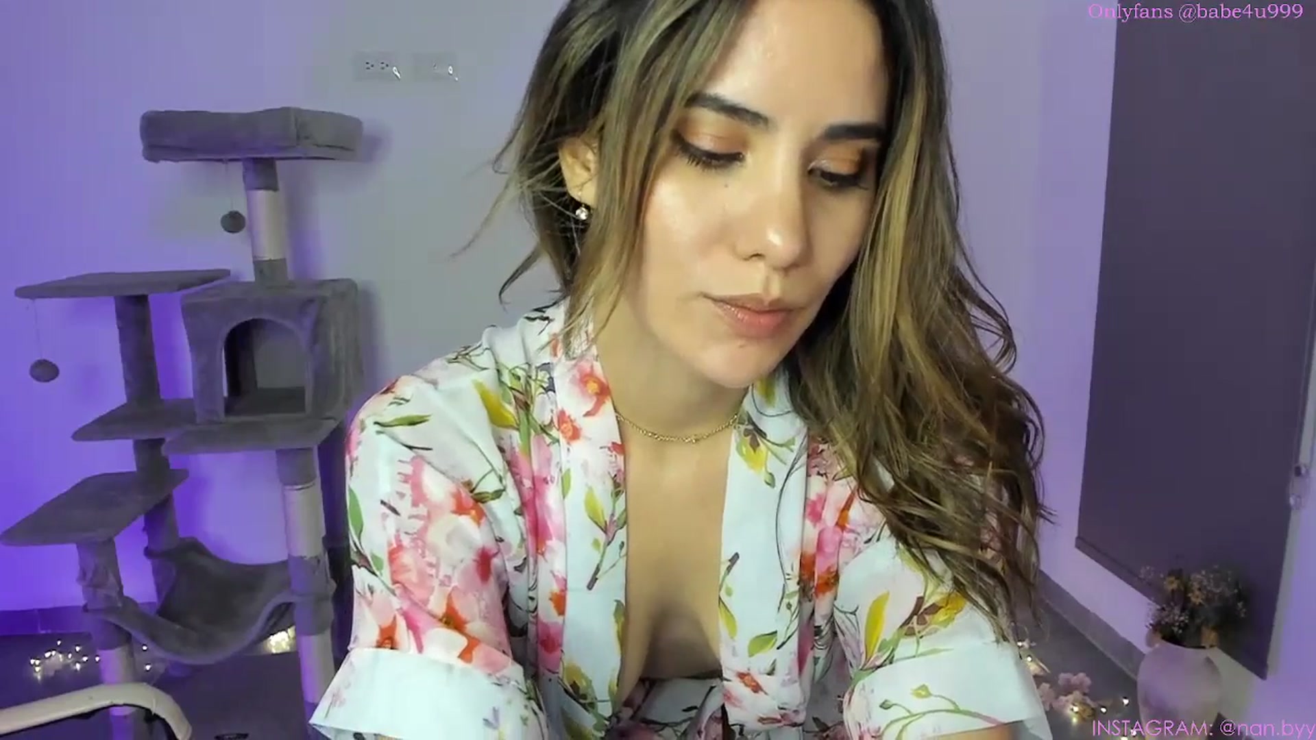 Gallery image thumbnail from NancyyB's myfreecams stream on, 04/17/2024, 03:57 image 18 of 20
