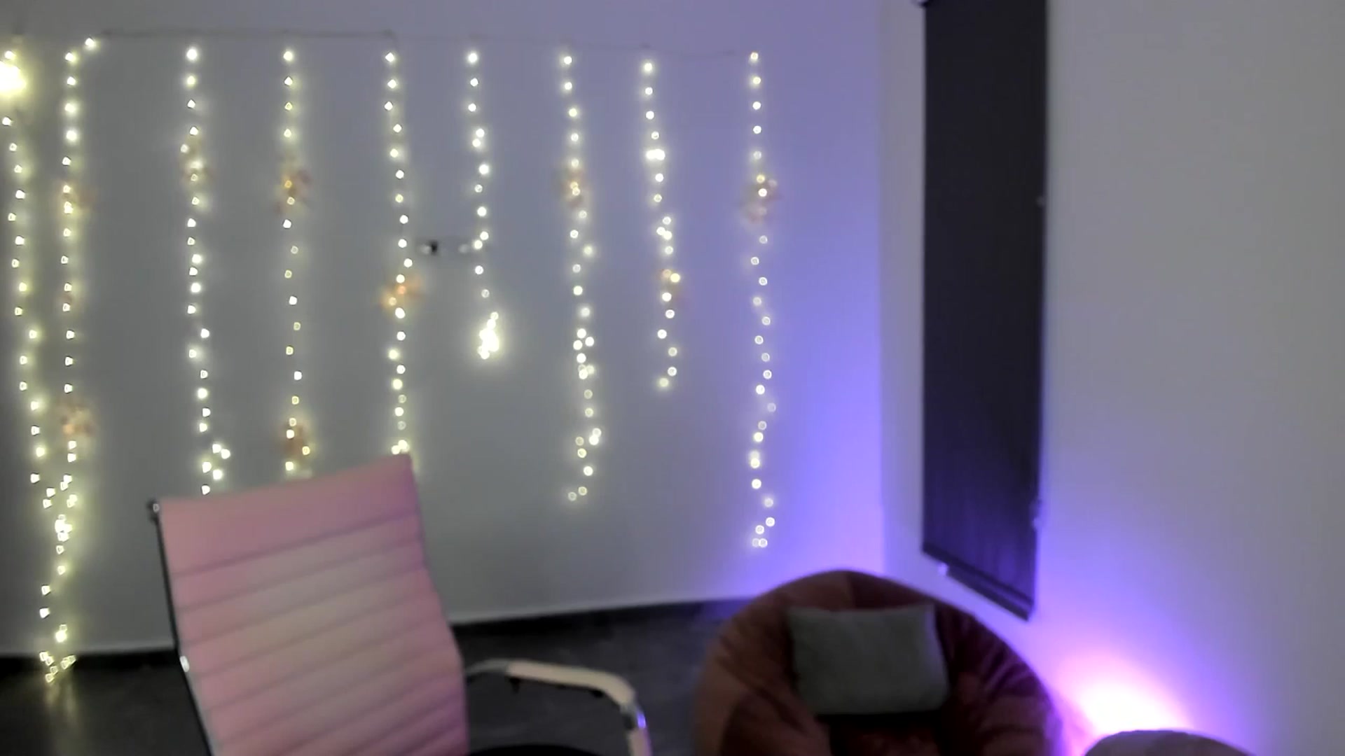 Gallery image thumbnail from NancyyB's myfreecams stream on, 05/21/2024, 02:10 image 19 of 20