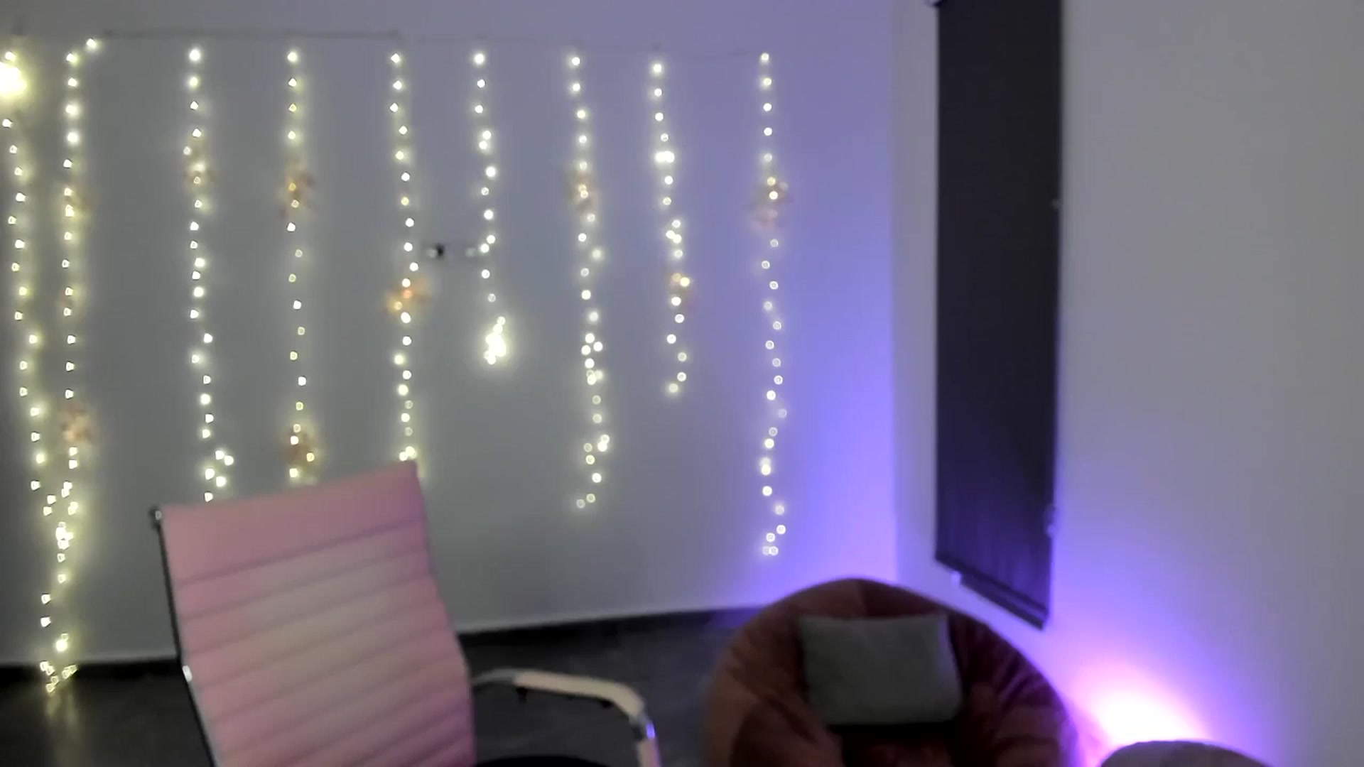 Gallery image thumbnail from NancyyB's myfreecams stream on, 05/21/2024, 02:10 image 20 of 20