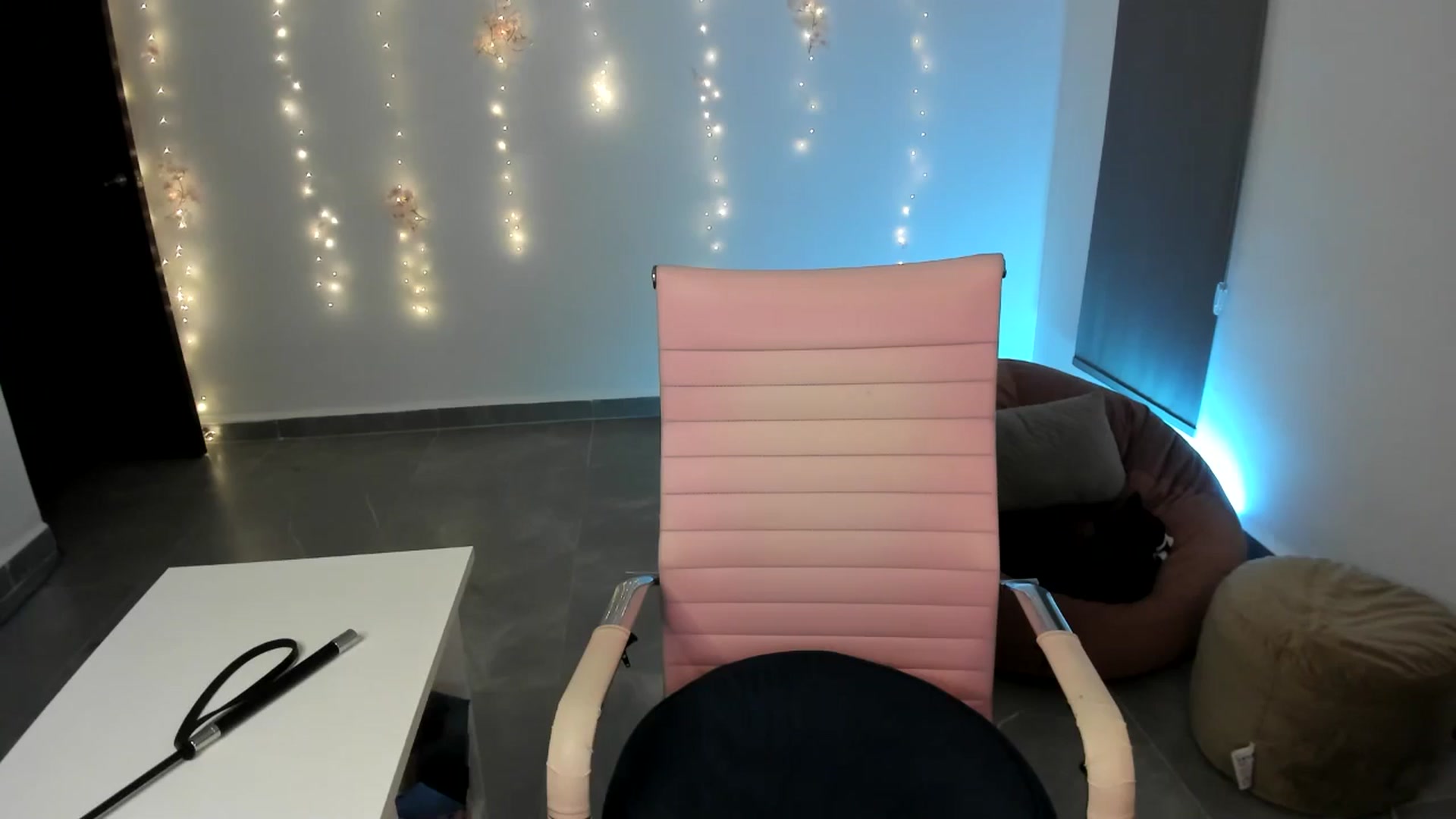 Gallery image thumbnail from NancyyB's myfreecams stream on, 05/22/2024, 05:54 image 16 of 20