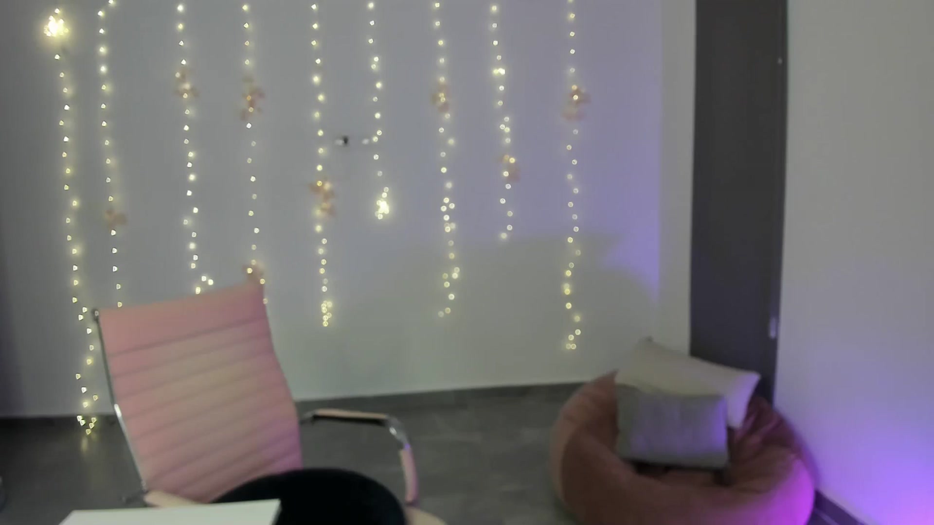 Gallery image thumbnail from NancyyB's myfreecams stream on, 06/13/2024, 01:04 image 11 of 20