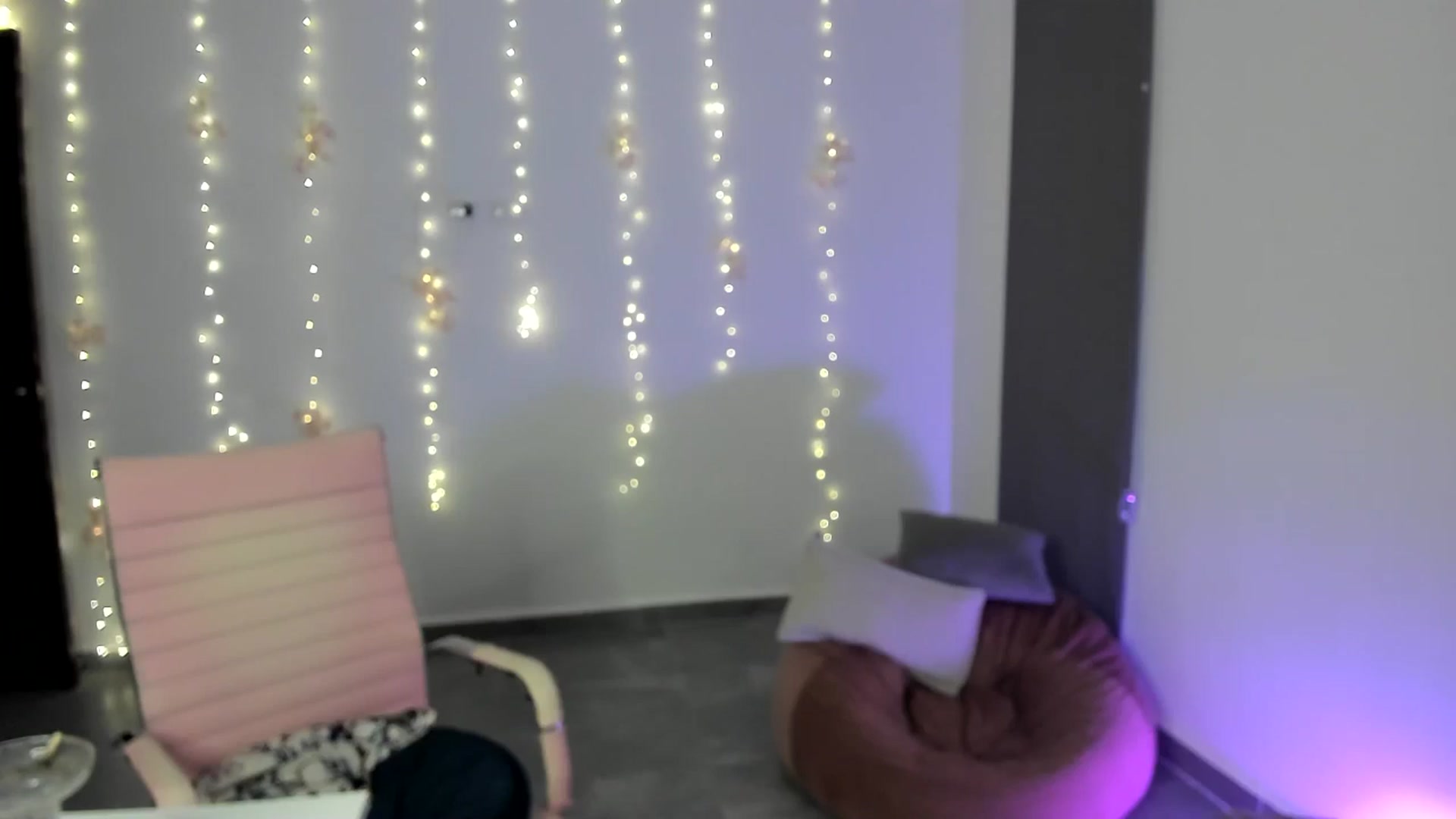 Gallery image thumbnail from NancyyB's myfreecams stream on, 06/28/2024, 05:06 image 14 of 20