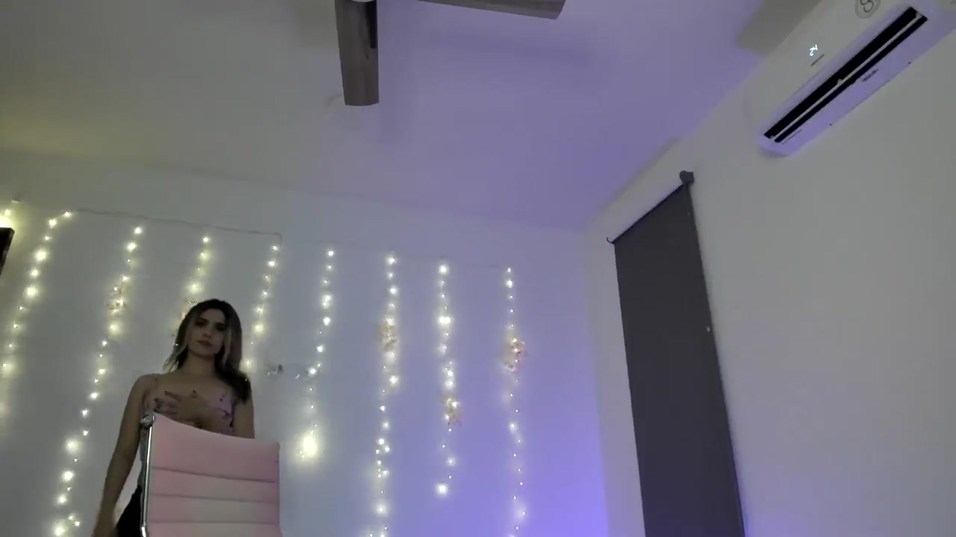 Gallery image thumbnail from NancyyB's myfreecams stream on, 07/03/2024, 03:44 image 13 of 20